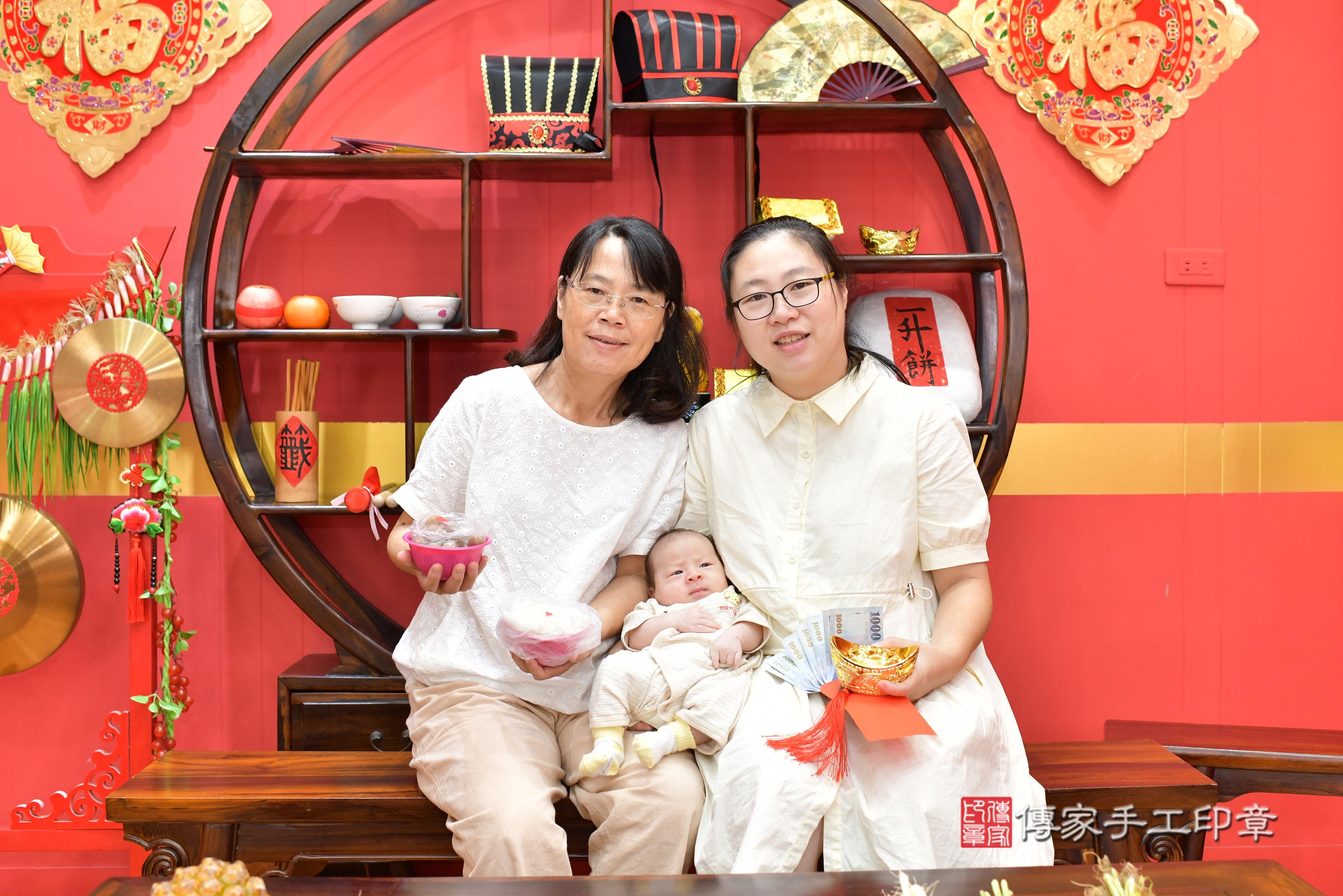 傳家手工印章桃園店、抓周、度脺、美式風會場、傳家嬰兒古禮、吉祥話、抓周道具物品24種、拍照。抓周證書。寶寶抓周、滿周歲、生日快樂、祝福 傳家手工印章桃園店、抓周、度脺、美式風會場、傳家嬰兒古禮、吉祥話、抓周道具物品24種、拍照。抓周證書。寶寶抓周、滿周歲、生日快樂、祝福