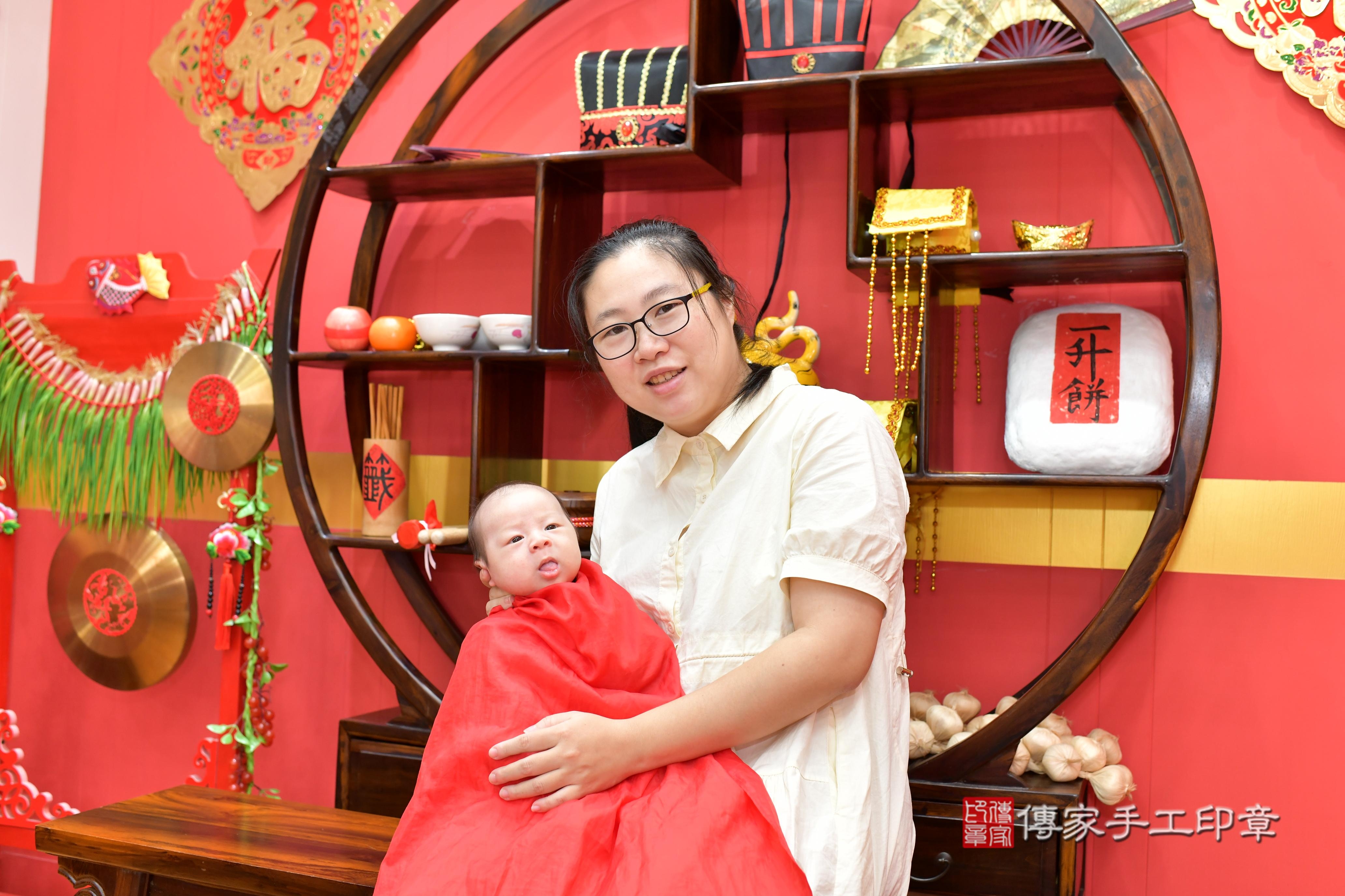 傳家手工印章桃園店、抓周、度脺、美式風會場、傳家嬰兒古禮、吉祥話、抓周道具物品24種、拍照。抓周證書。寶寶抓周、滿周歲、生日快樂、祝福 傳家手工印章桃園店、抓周、度脺、美式風會場、傳家嬰兒古禮、吉祥話、抓周道具物品24種、拍照。抓周證書。寶寶抓周、滿周歲、生日快樂、祝福