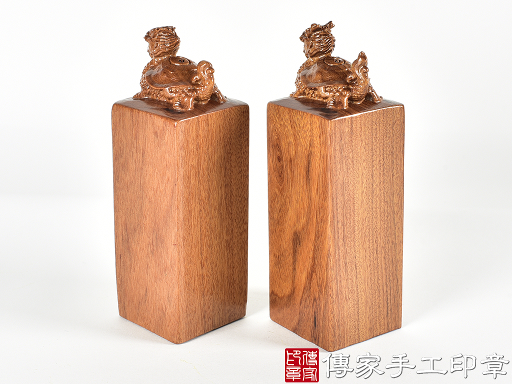 頂級紅紫檀木精雕龍龜廟章:廟章、神明印章、大印章 (尺寸7.5x7.5x15公分)
