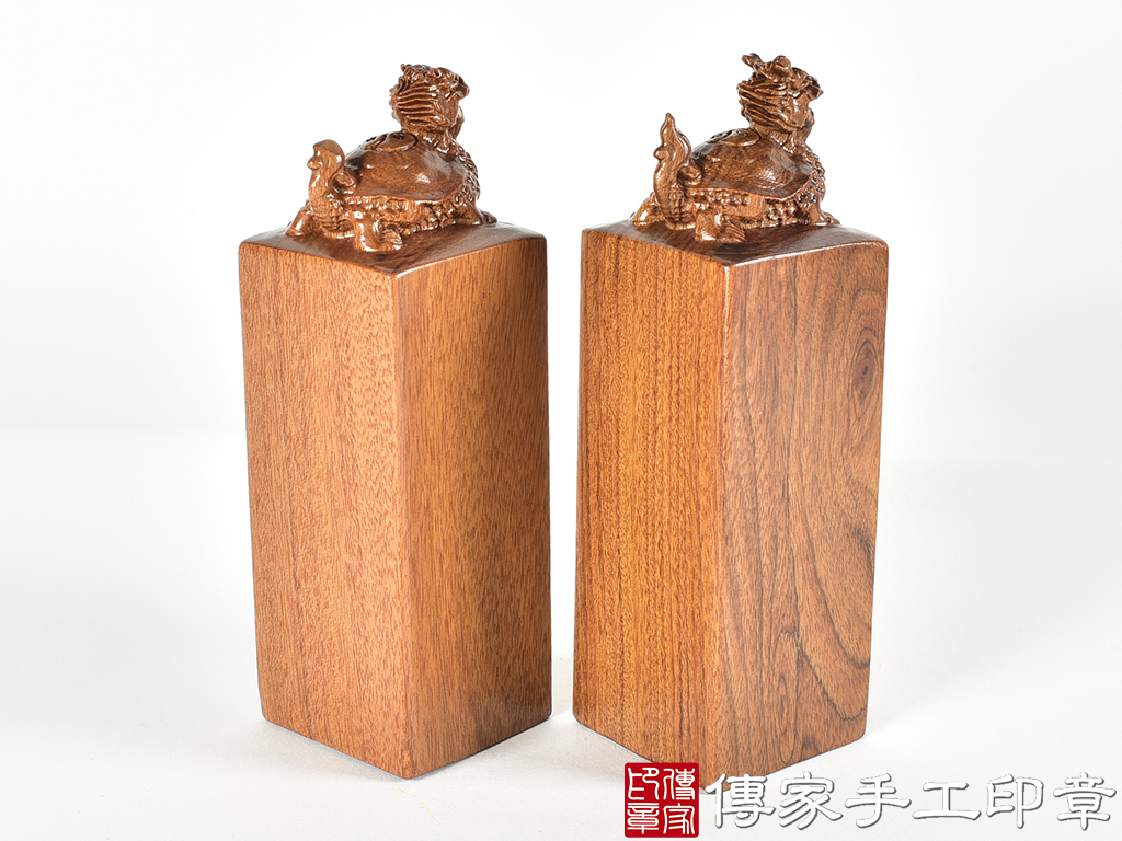 頂級紅紫檀木精雕龍龜廟章:廟章、神明印章、大印章 (尺寸7.5x7.5x15公分)