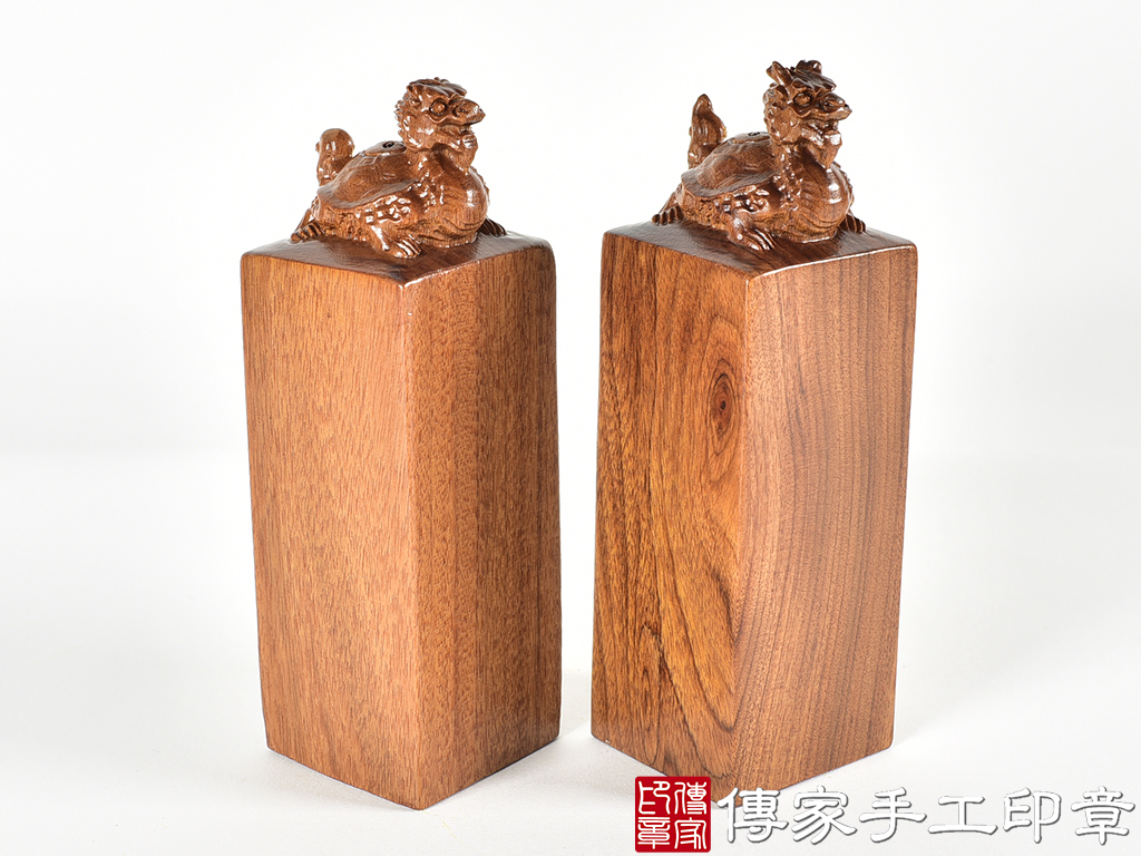 頂級紅紫檀木精雕龍龜廟章:廟章、神明印章、大印章 (尺寸7.5x7.5x15公分)