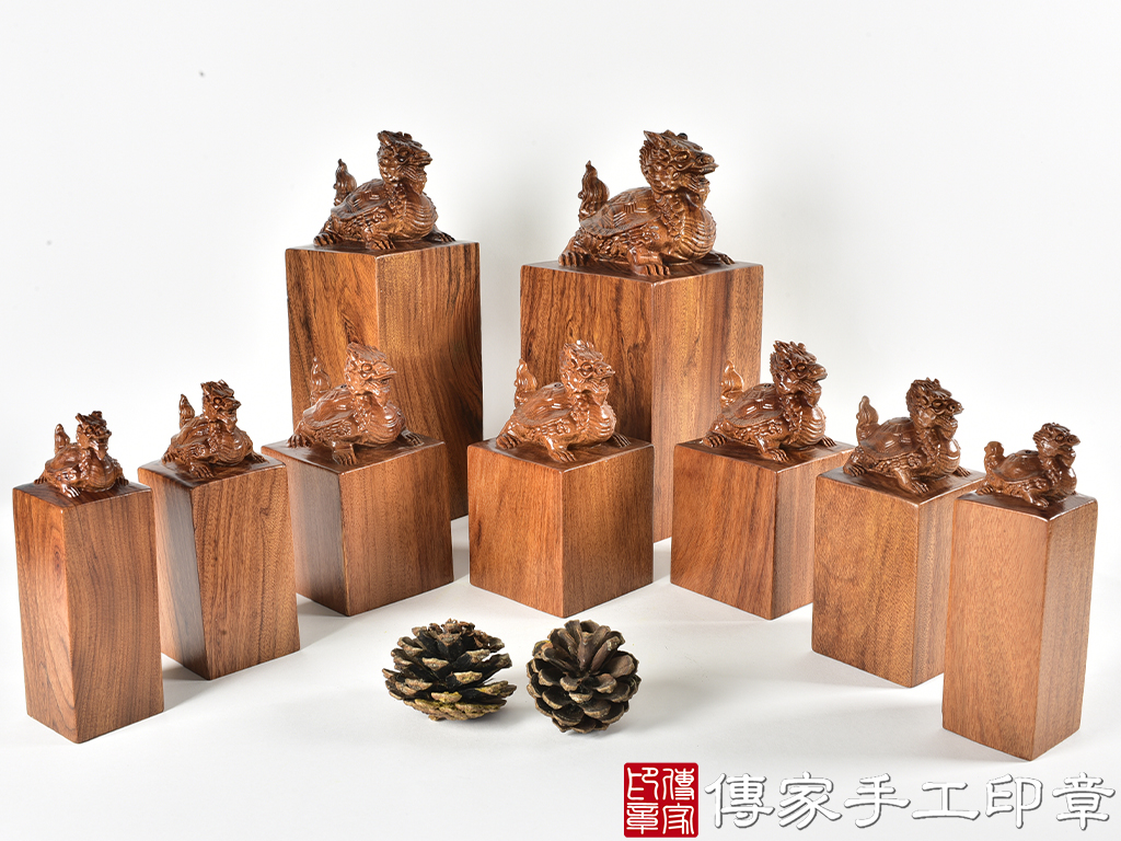 頂級紅紫檀木精雕龍龜廟章:廟章、神明印章、大印章 (尺寸7.5x7.5x15公分)