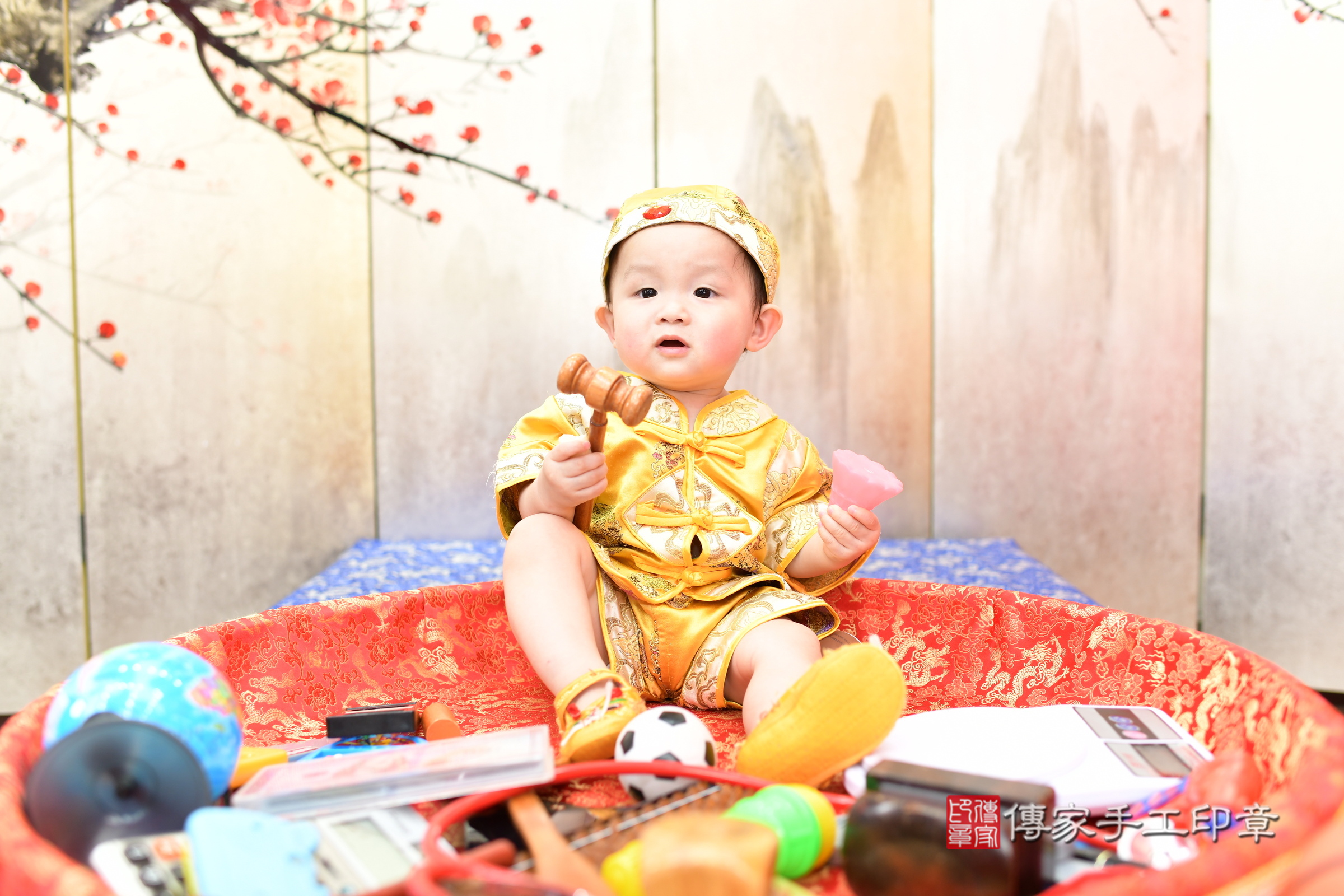 新北市永和區小允寶寶抓周推薦:傳家新北店抓周度脺中國風會場,嬰兒古禮抓周流程儀式吉祥話、抓周道具物品24種、拍照。抓周證書。2025.8.31,照片9 新北市永和區小允寶寶抓周推薦:傳家新北店抓周度脺中國風會場,嬰兒古禮抓周流程儀式吉祥話、抓周道具物品24種、拍照。抓周證書。2025.8.31,照片9