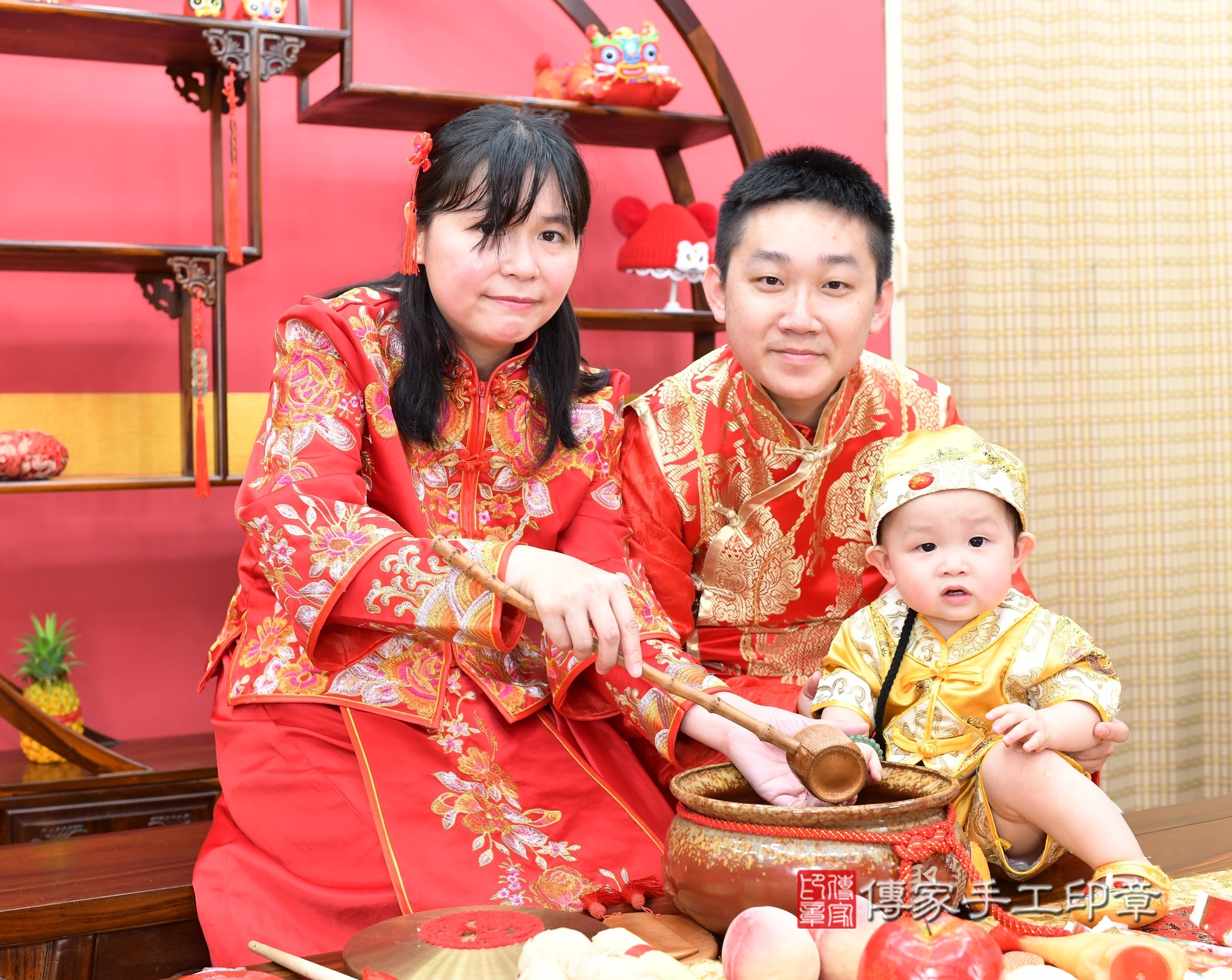 新北市永和區小允寶寶抓周推薦:傳家新北店抓周度脺中國風會場,嬰兒古禮抓周流程儀式吉祥話、抓周道具物品24種、拍照。抓周證書。2025.8.31,照片13 新北市永和區小允寶寶抓周推薦:傳家新北店抓周度脺中國風會場,嬰兒古禮抓周流程儀式吉祥話、抓周道具物品24種、拍照。抓周證書。2025.8.31,照片13