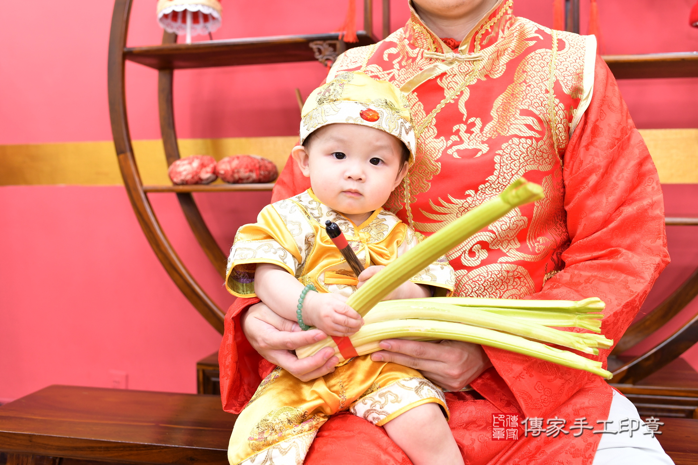 新北市永和區小允寶寶抓周推薦:傳家新北店抓周度脺中國風會場,嬰兒古禮抓周流程儀式吉祥話、抓周道具物品24種、拍照。抓周證書。2025.8.31,照片15 新北市永和區小允寶寶抓周推薦:傳家新北店抓周度脺中國風會場,嬰兒古禮抓周流程儀式吉祥話、抓周道具物品24種、拍照。抓周證書。2025.8.31,照片15