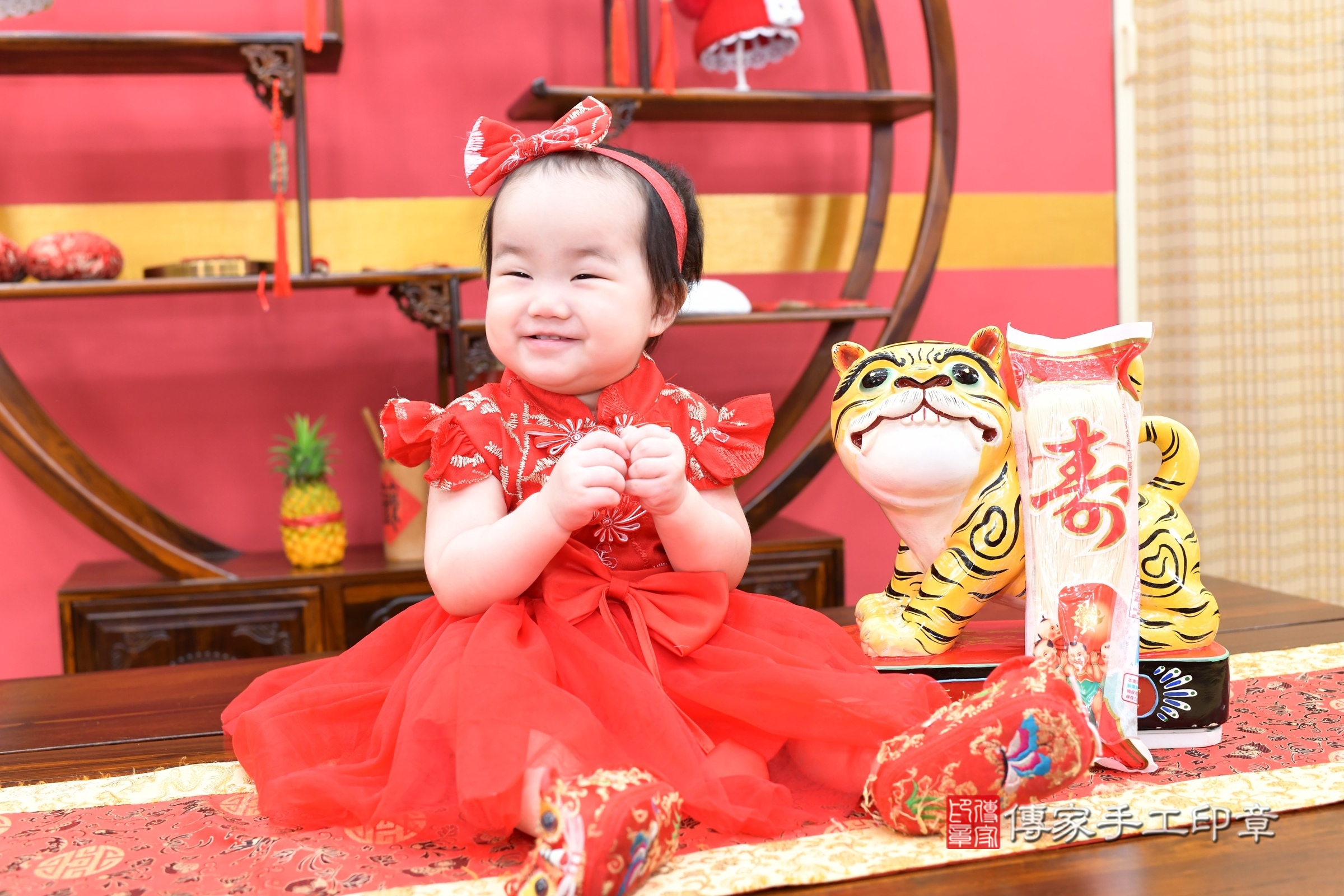 新北市永和區晞晞寶寶抓周推薦:傳家新北店抓周度脺中國風會場,嬰兒古禮抓周流程儀式吉祥話、抓周道具物品24種、拍照。抓周證書。2025.9.10,照片2 新北市永和區晞晞寶寶抓周推薦:傳家新北店抓周度脺中國風會場,嬰兒古禮抓周流程儀式吉祥話、抓周道具物品24種、拍照。抓周證書。2025.9.10,照片2