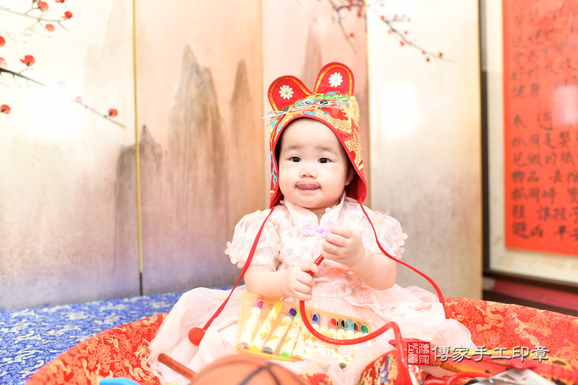 新北市永和區晞晞寶寶抓周推薦:傳家新北店抓周度脺中國風會場,嬰兒古禮抓周流程儀式吉祥話、抓周道具物品24種、拍照。抓周證書。2025.9.10,照片8 新北市永和區晞晞寶寶抓周推薦:傳家新北店抓周度脺中國風會場,嬰兒古禮抓周流程儀式吉祥話、抓周道具物品24種、拍照。抓周證書。2025.9.10,照片8