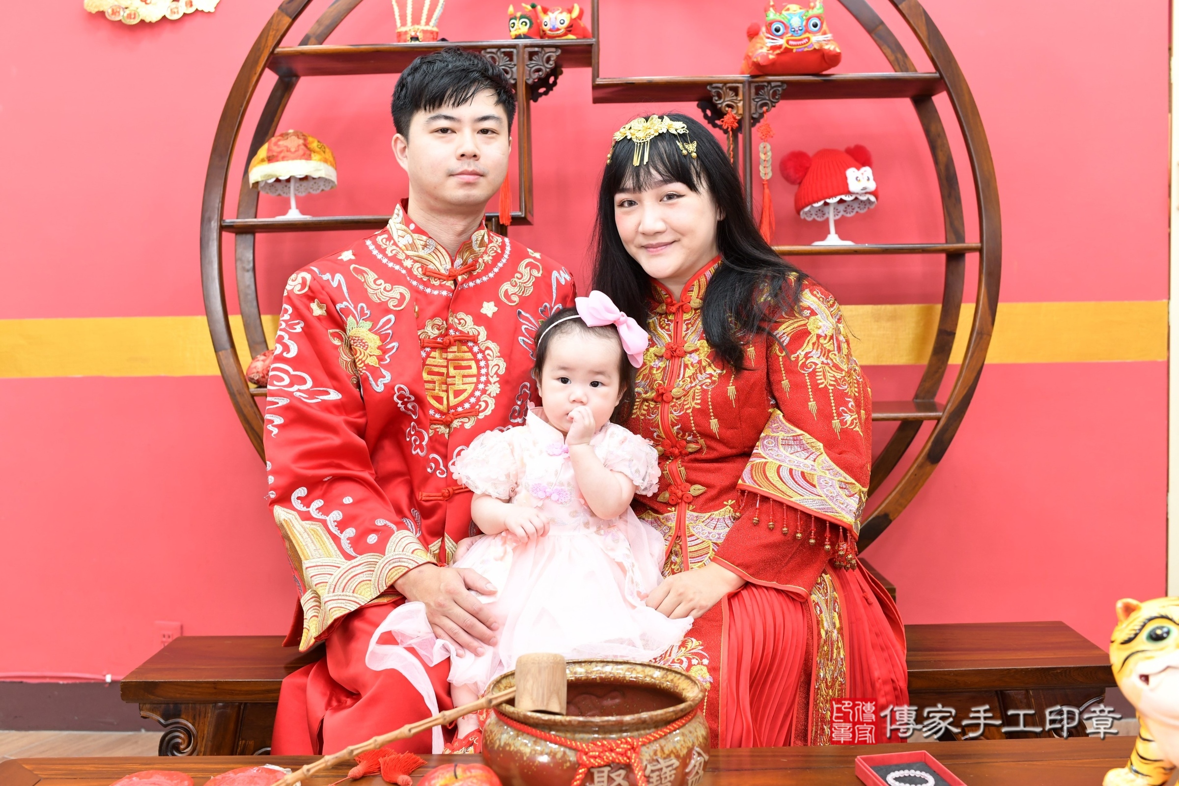 新北市永和區晞晞寶寶抓周推薦:傳家新北店抓周度脺中國風會場,嬰兒古禮抓周流程儀式吉祥話、抓周道具物品24種、拍照。抓周證書。2025.9.10,照片19 新北市永和區晞晞寶寶抓周推薦:傳家新北店抓周度脺中國風會場,嬰兒古禮抓周流程儀式吉祥話、抓周道具物品24種、拍照。抓周證書。2025.9.10,照片19