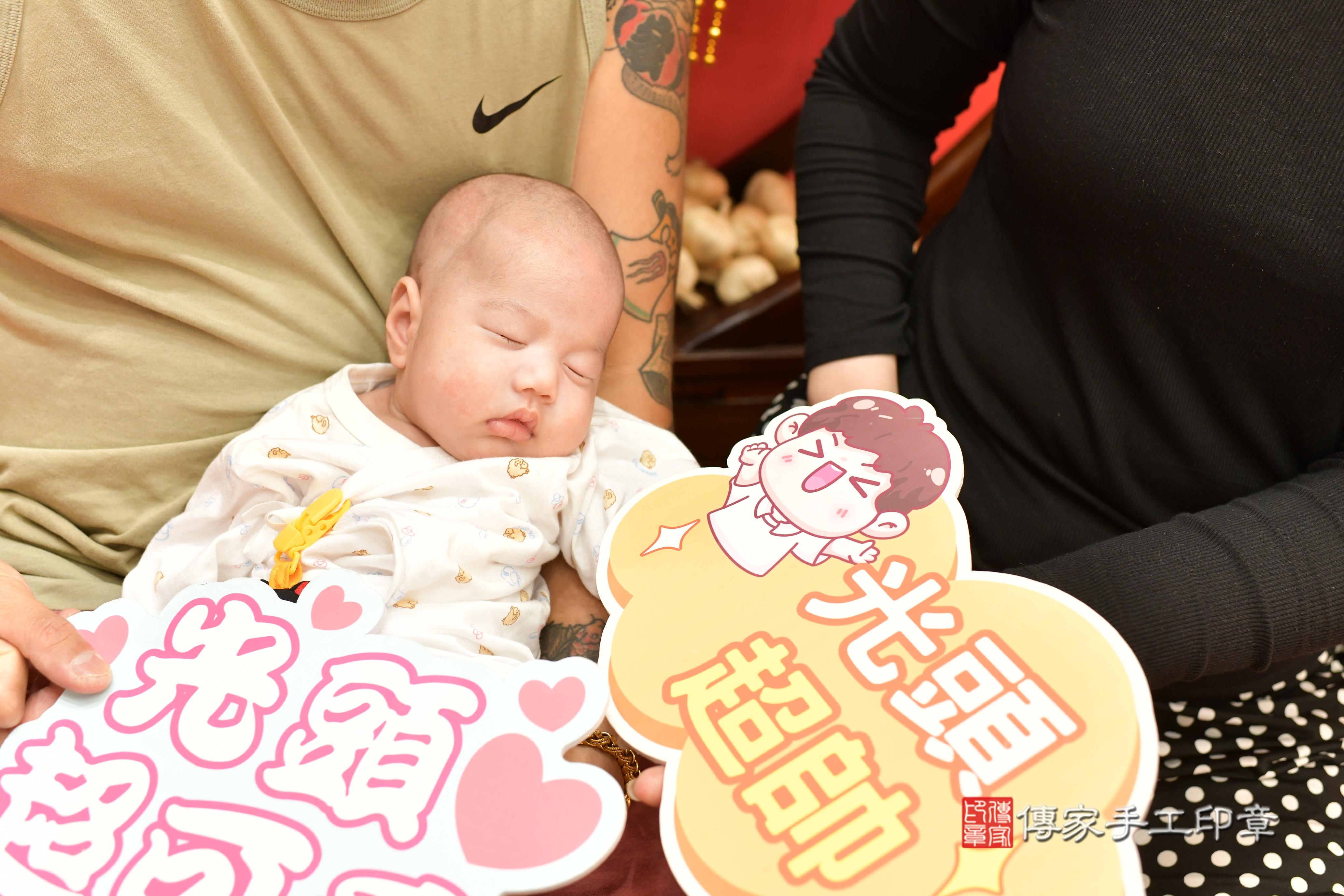 傳家手工印章桃園店、抓周、度脺、美式風會場、傳家嬰兒古禮、吉祥話、抓周道具物品24種、拍照。抓周證書。寶寶抓周、滿周歲、生日快樂、祝福