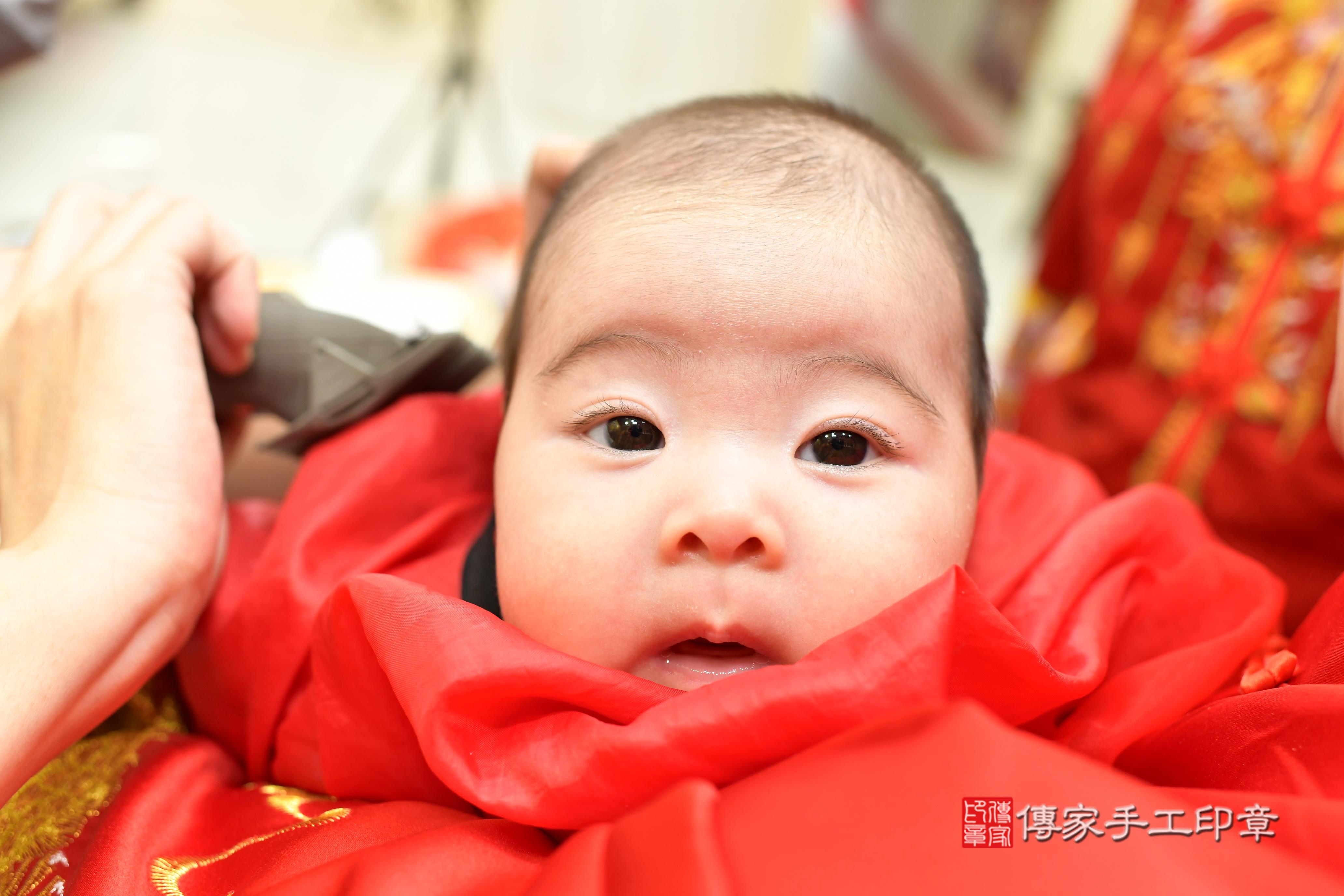 傳家手工印章台南店、剃頭、中國風會場、傳家嬰兒古禮、吉祥話、抓周道具物品24種、拍照。抓周證書。寶寶抓周、滿周歲、生日快樂、祝福