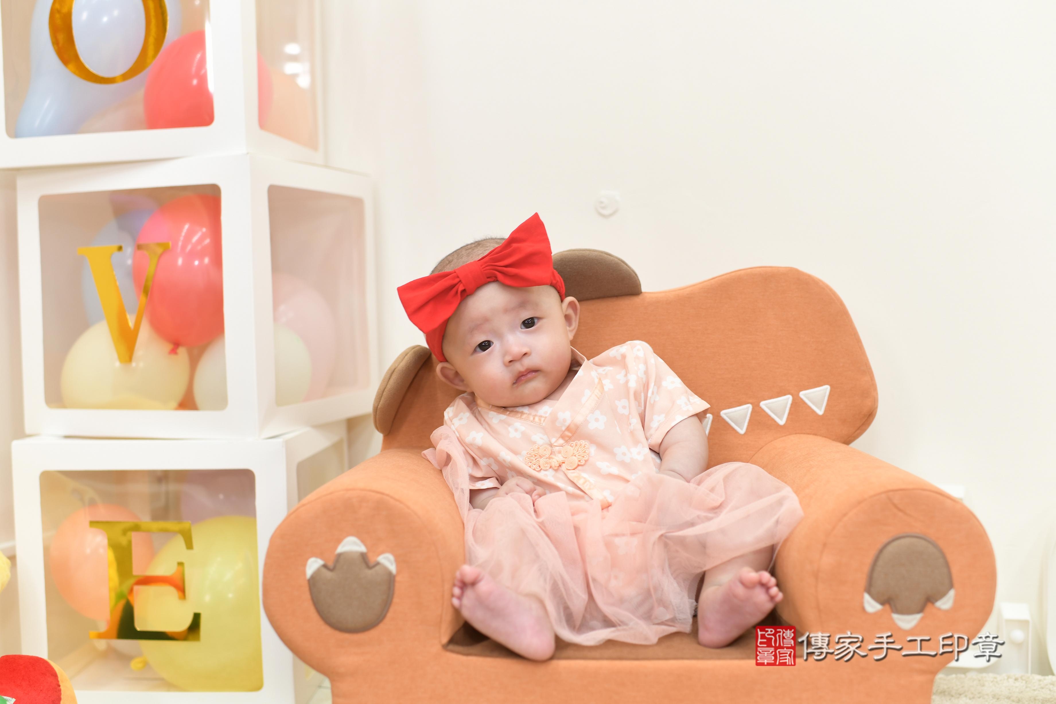 傳家手工印章高雄店、抓周、度脺、中國風會場、傳家嬰兒古禮、吉祥話、抓周道具物品24種、拍照。抓周證書。寶寶抓周、滿周歲、生日快樂、祝福 傳家手工印章高雄店、抓周、度脺、中國風會場、傳家嬰兒古禮、吉祥話、抓周道具物品24種、拍照。抓周證書。寶寶抓周、滿周歲、生日快樂、祝福