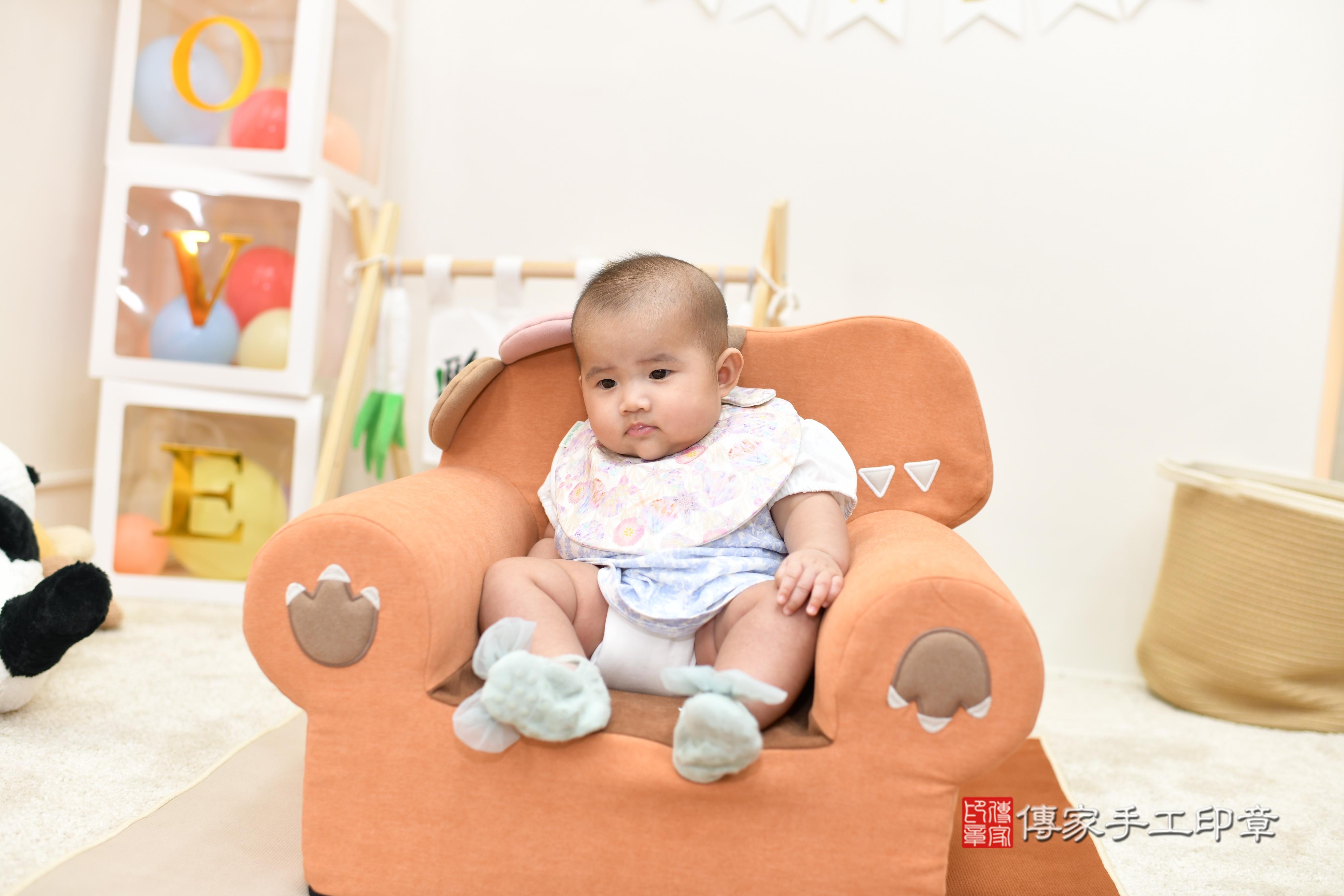 傳家手工印章高雄店、抓周、度脺、中國風會場、傳家嬰兒古禮、吉祥話、抓周道具物品24種、拍照。抓周證書。寶寶抓周、滿周歲、生日快樂、祝福 傳家手工印章高雄店、抓周、度脺、中國風會場、傳家嬰兒古禮、吉祥話、抓周道具物品24種、拍照。抓周證書。寶寶抓周、滿周歲、生日快樂、祝福