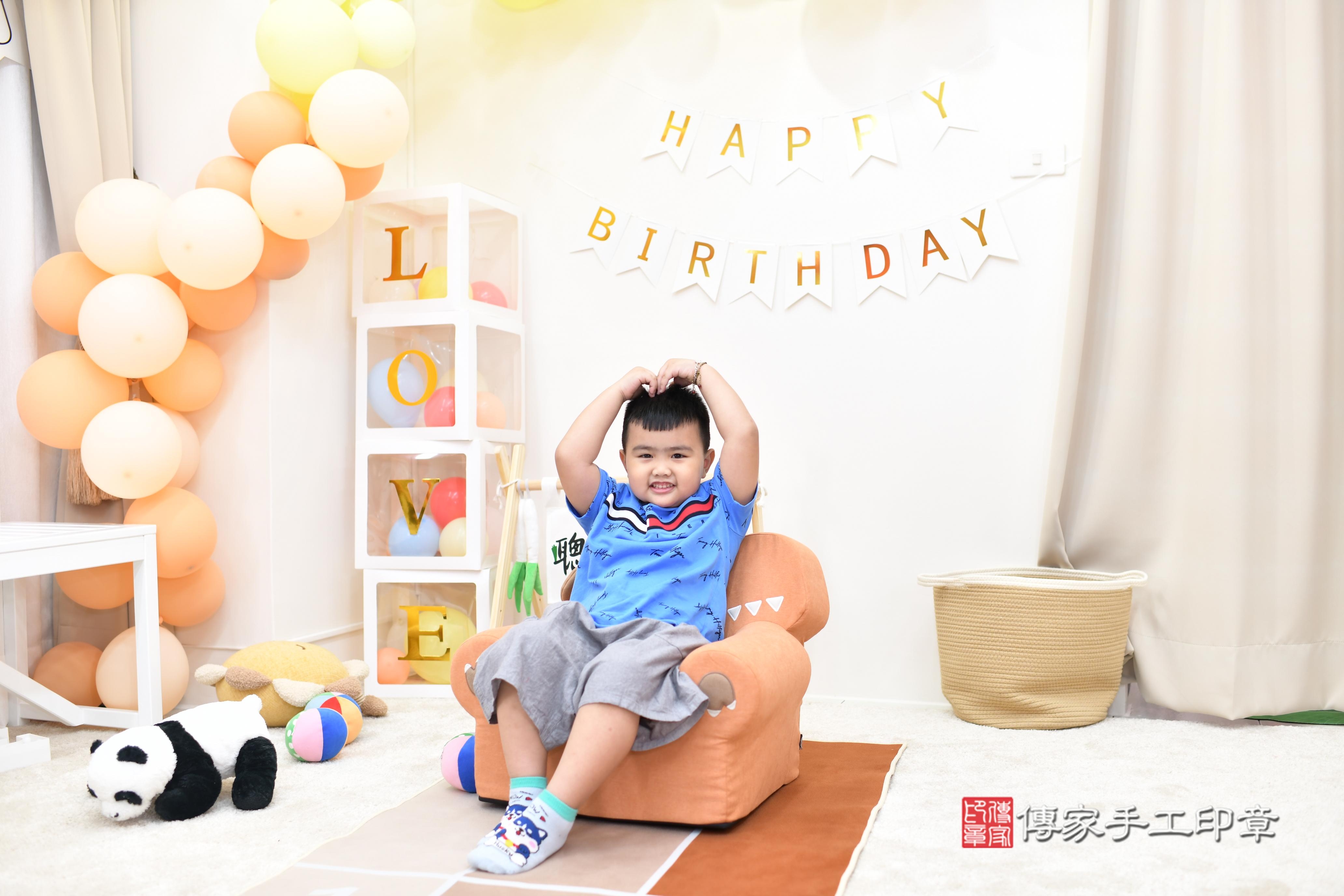 傳家手工印章高雄店、抓周、度脺、中國風會場、傳家嬰兒古禮、吉祥話、抓周道具物品24種、拍照。抓周證書。寶寶抓周、滿周歲、生日快樂、祝福 傳家手工印章高雄店、抓周、度脺、中國風會場、傳家嬰兒古禮、吉祥話、抓周道具物品24種、拍照。抓周證書。寶寶抓周、滿周歲、生日快樂、祝福