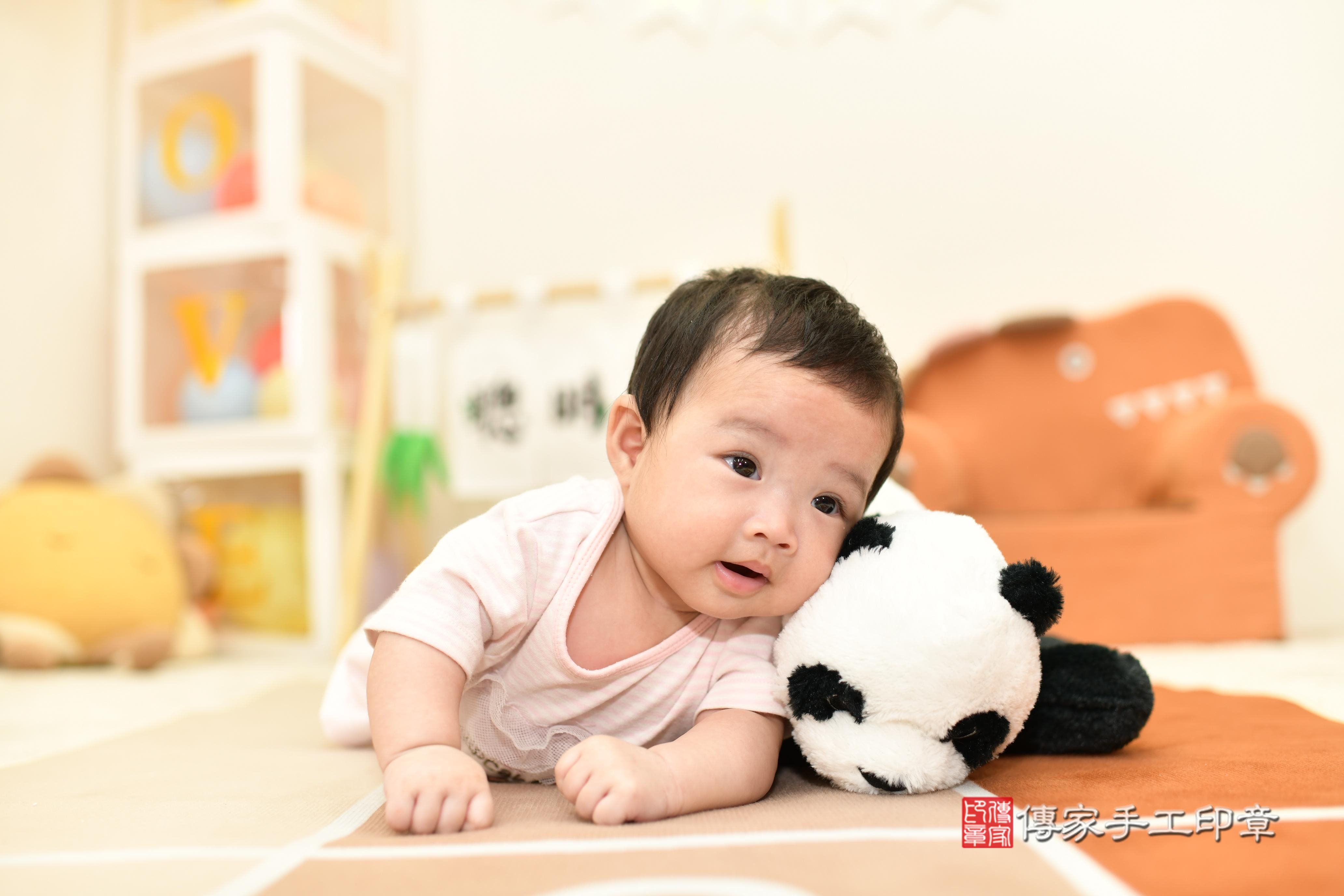 傳家手工印章高雄店、抓周、度脺、中國風會場、傳家嬰兒古禮、吉祥話、抓周道具物品24種、拍照。抓周證書。寶寶抓周、滿周歲、生日快樂、祝福 傳家手工印章高雄店、抓周、度脺、中國風會場、傳家嬰兒古禮、吉祥話、抓周道具物品24種、拍照。抓周證書。寶寶抓周、滿周歲、生日快樂、祝福