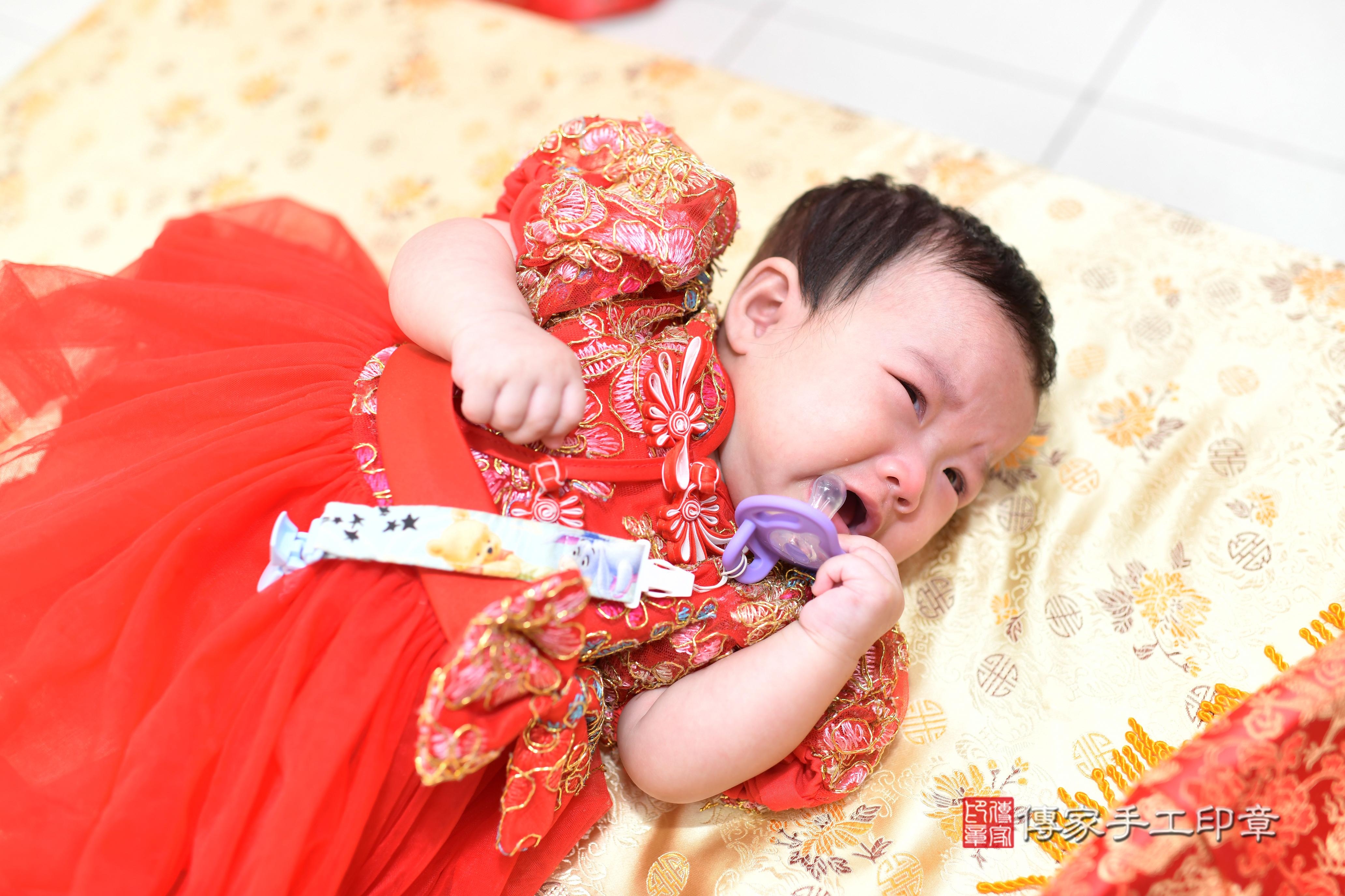 傳家手工印章高雄店、抓周、度脺、中國風會場、傳家嬰兒古禮、吉祥話、抓周道具物品24種、拍照。抓周證書。寶寶抓周、滿周歲、生日快樂、祝福 傳家手工印章高雄店、抓周、度脺、中國風會場、傳家嬰兒古禮、吉祥話、抓周道具物品24種、拍照。抓周證書。寶寶抓周、滿周歲、生日快樂、祝福