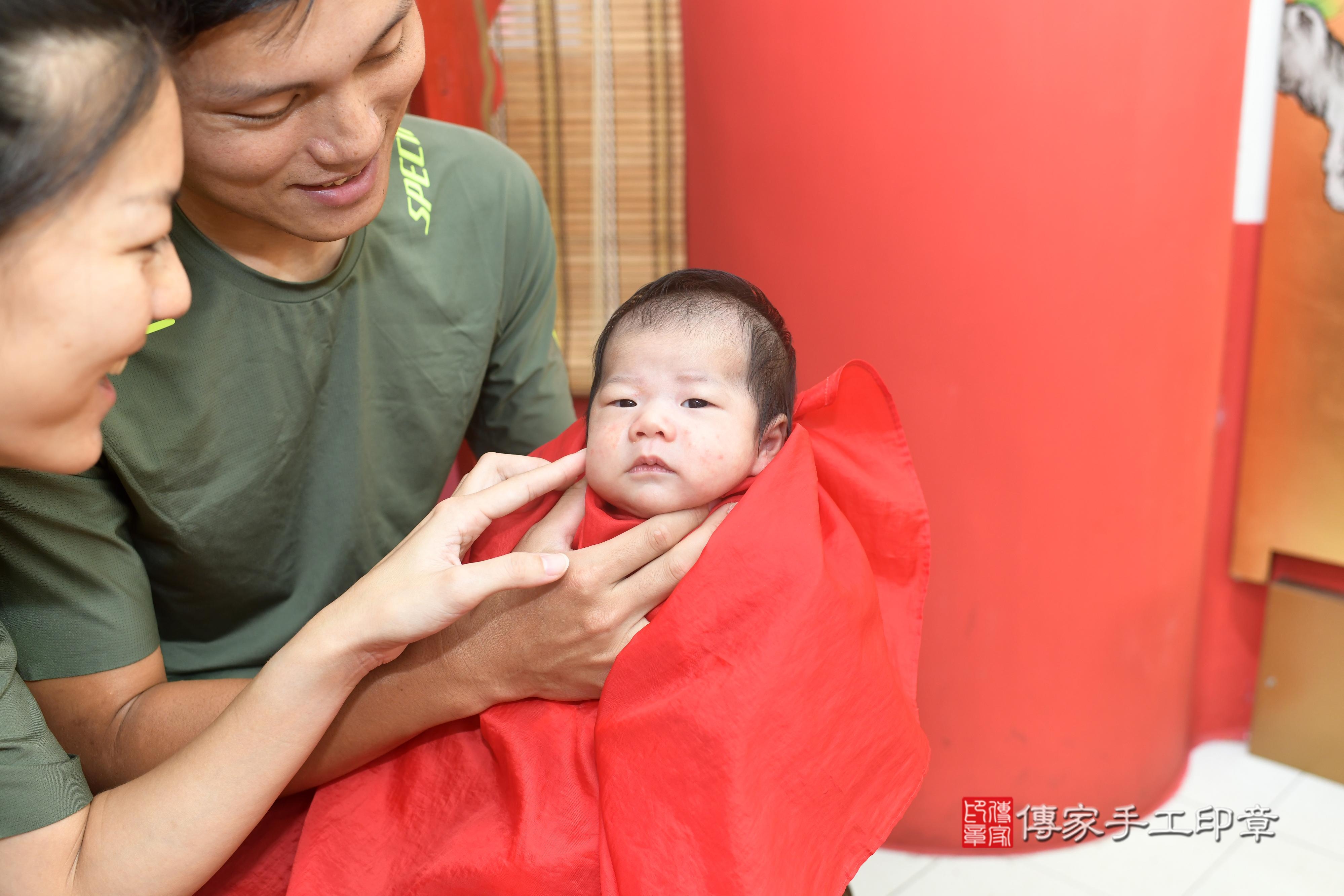 傳家手工印章高雄店、抓周、度脺、中國風會場、傳家嬰兒古禮、吉祥話、抓周道具物品24種、拍照。抓周證書。寶寶抓周、滿周歲、生日快樂、祝福 傳家手工印章高雄店、抓周、度脺、中國風會場、傳家嬰兒古禮、吉祥話、抓周道具物品24種、拍照。抓周證書。寶寶抓周、滿周歲、生日快樂、祝福