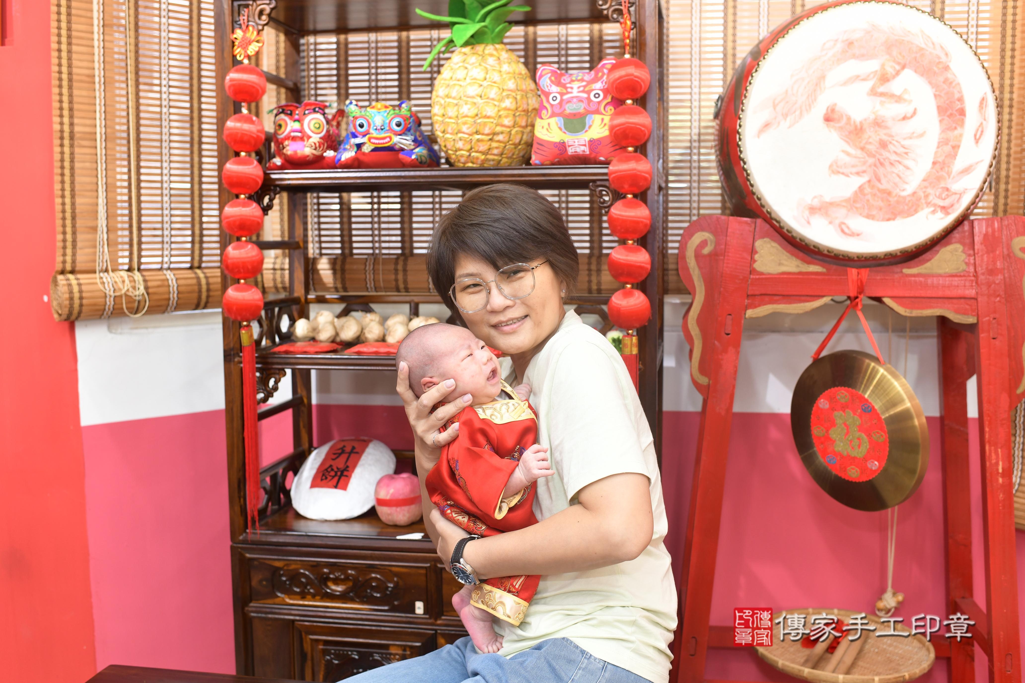 傳家手工印章高雄店、抓周、度脺、中國風會場、傳家嬰兒古禮、吉祥話、抓周道具物品24種、拍照。抓周證書。寶寶抓周、滿周歲、生日快樂、祝福 傳家手工印章高雄店、抓周、度脺、中國風會場、傳家嬰兒古禮、吉祥話、抓周道具物品24種、拍照。抓周證書。寶寶抓周、滿周歲、生日快樂、祝福