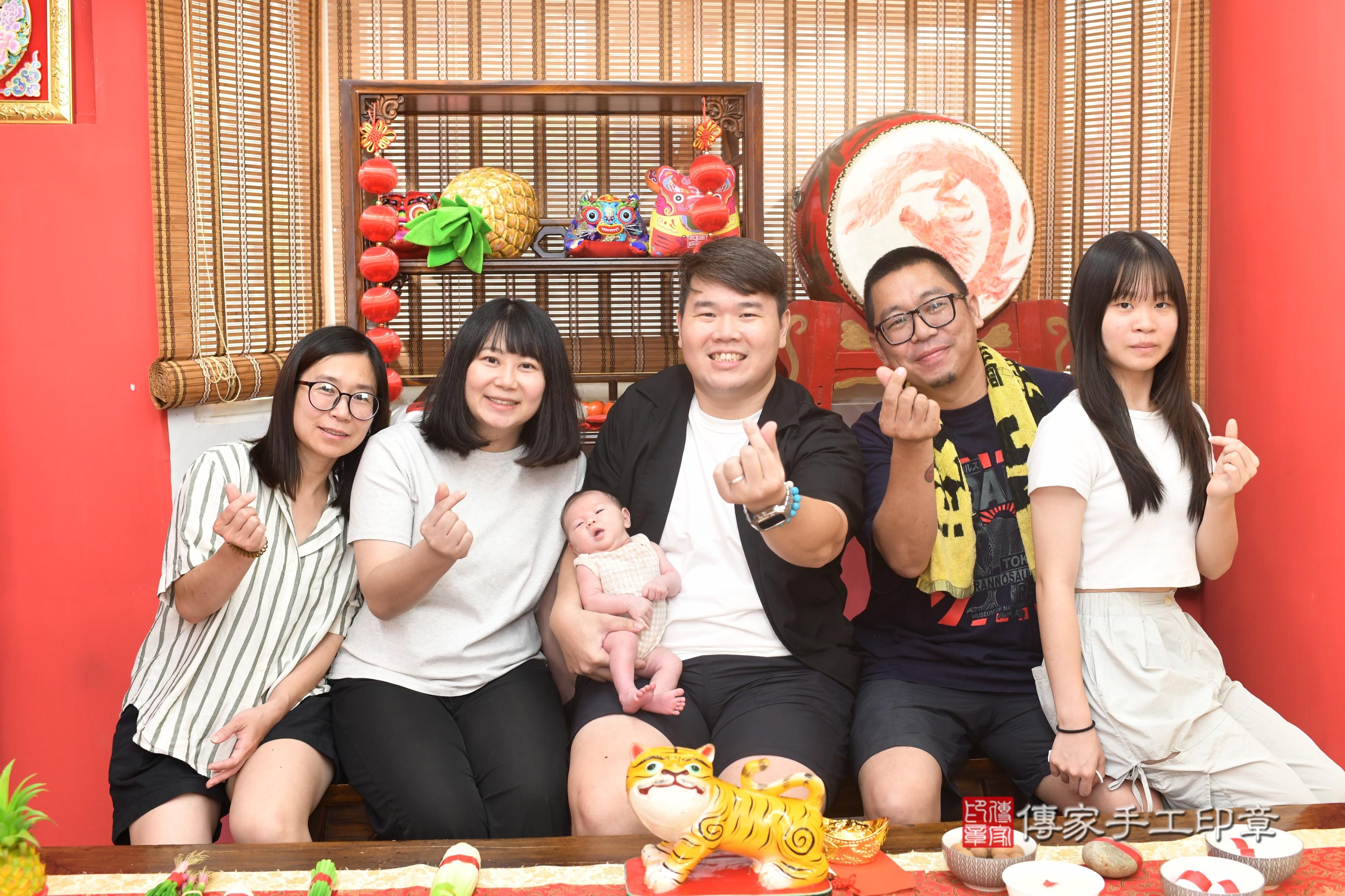 傳家手工印章高雄店、抓周、度脺、中國風會場、傳家嬰兒古禮、吉祥話、抓周道具物品24種、拍照。抓周證書。寶寶抓周、滿周歲、生日快樂、祝福 傳家手工印章高雄店、抓周、度脺、中國風會場、傳家嬰兒古禮、吉祥話、抓周道具物品24種、拍照。抓周證書。寶寶抓周、滿周歲、生日快樂、祝福