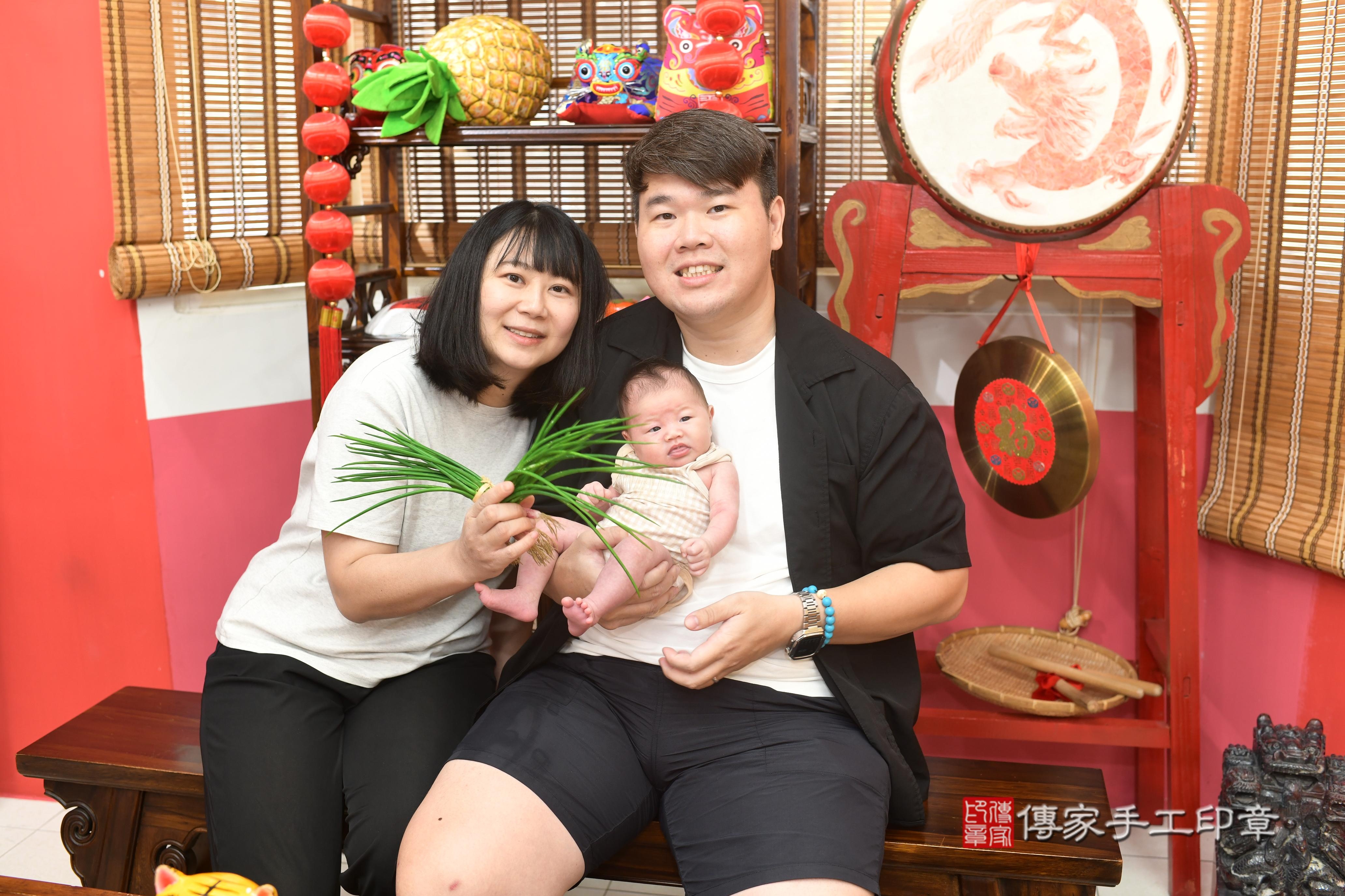 傳家手工印章高雄店、抓周、度脺、中國風會場、傳家嬰兒古禮、吉祥話、抓周道具物品24種、拍照。抓周證書。寶寶抓周、滿周歲、生日快樂、祝福 傳家手工印章高雄店、抓周、度脺、中國風會場、傳家嬰兒古禮、吉祥話、抓周道具物品24種、拍照。抓周證書。寶寶抓周、滿周歲、生日快樂、祝福