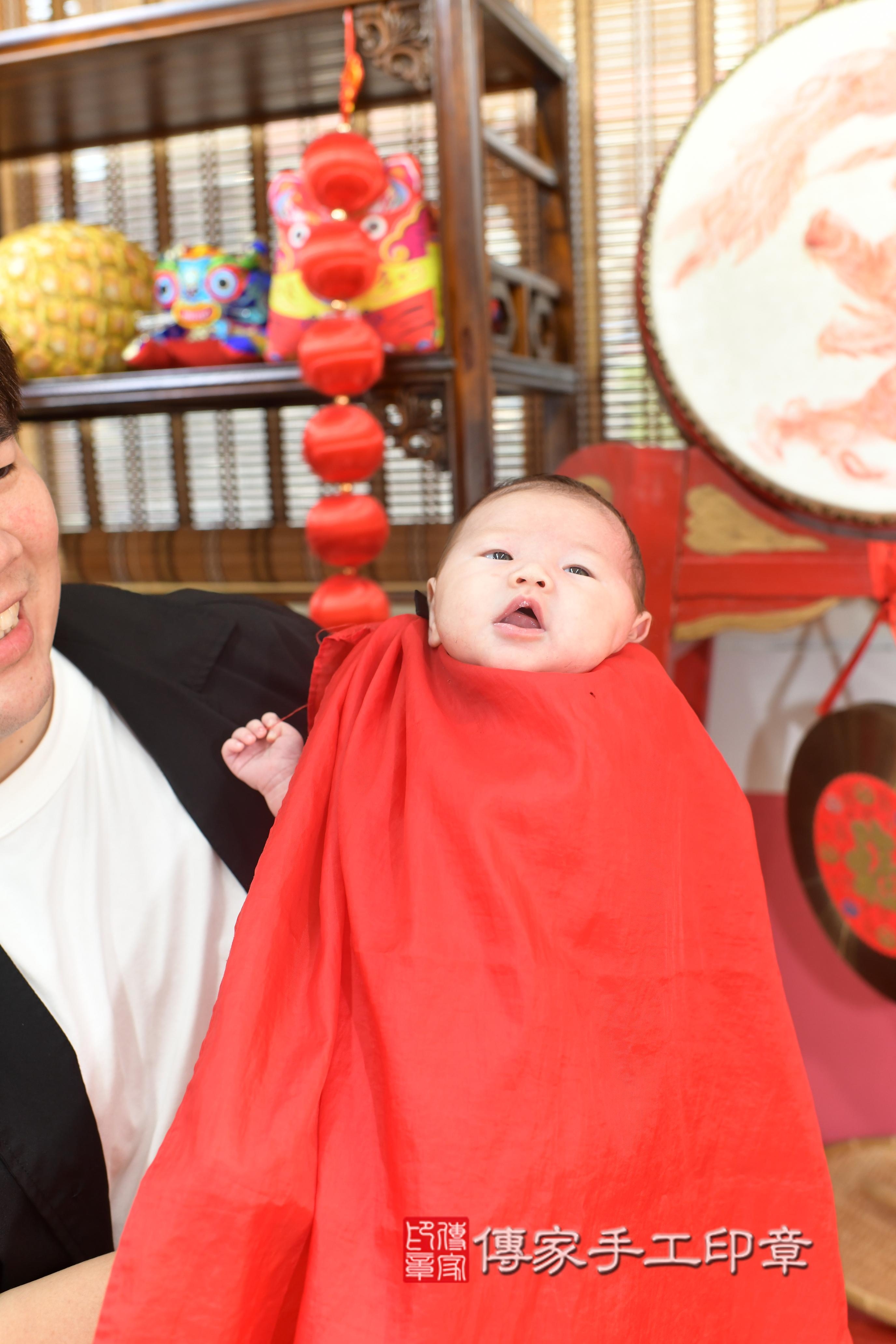 傳家手工印章高雄店、抓周、度脺、中國風會場、傳家嬰兒古禮、吉祥話、抓周道具物品24種、拍照。抓周證書。寶寶抓周、滿周歲、生日快樂、祝福 傳家手工印章高雄店、抓周、度脺、中國風會場、傳家嬰兒古禮、吉祥話、抓周道具物品24種、拍照。抓周證書。寶寶抓周、滿周歲、生日快樂、祝福