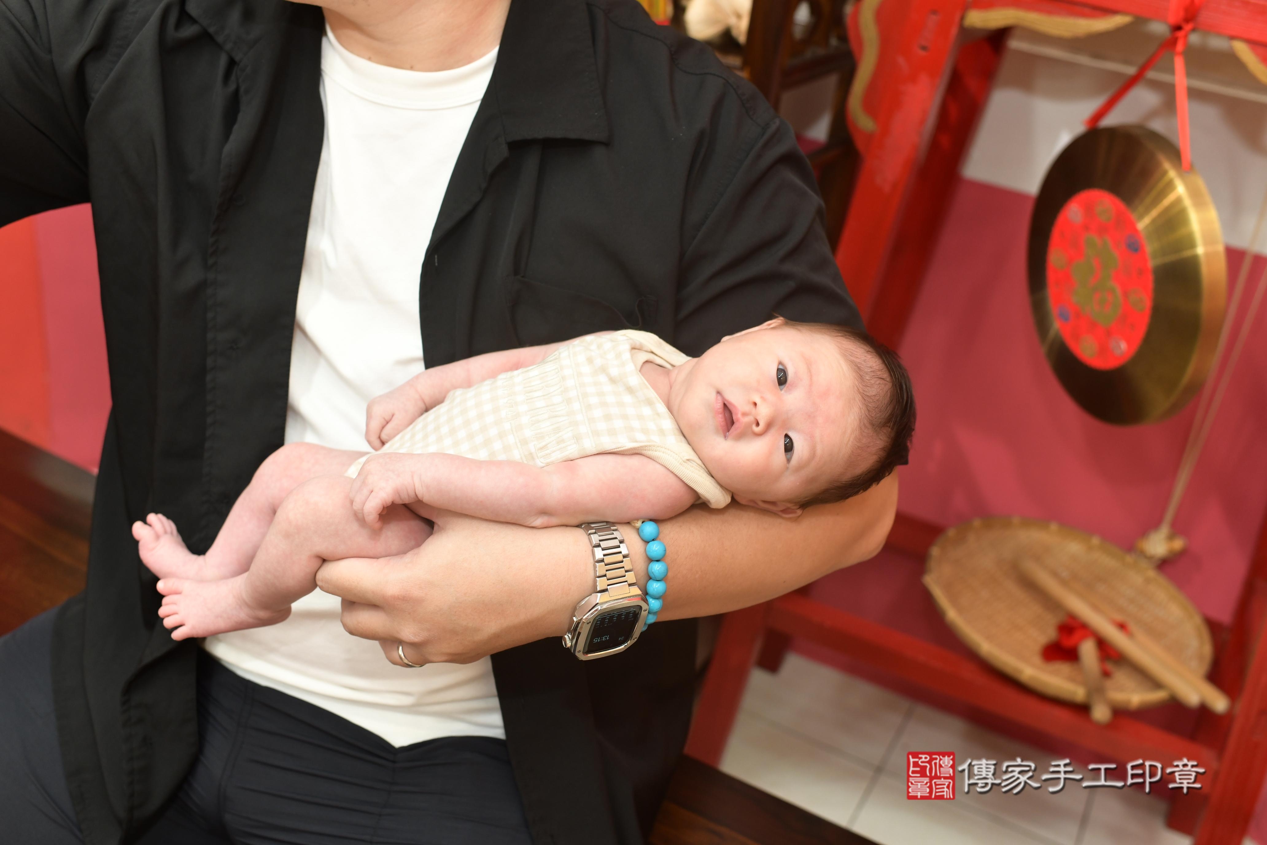 傳家手工印章高雄店、抓周、度脺、中國風會場、傳家嬰兒古禮、吉祥話、抓周道具物品24種、拍照。抓周證書。寶寶抓周、滿周歲、生日快樂、祝福 傳家手工印章高雄店、抓周、度脺、中國風會場、傳家嬰兒古禮、吉祥話、抓周道具物品24種、拍照。抓周證書。寶寶抓周、滿周歲、生日快樂、祝福