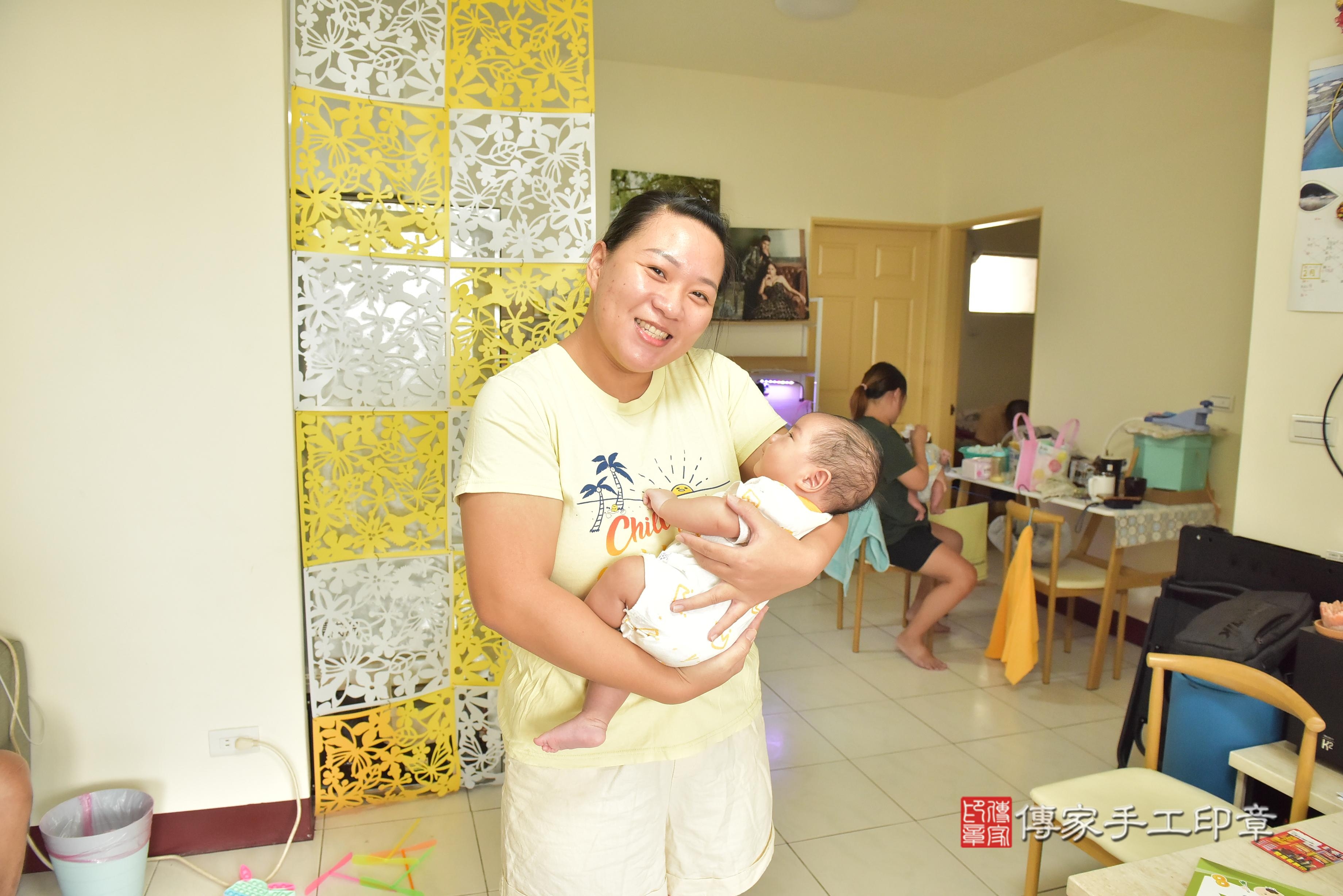 傳家手工印章高雄店、抓周、度脺、中國風會場、傳家嬰兒古禮、吉祥話、抓周道具物品24種、拍照。抓周證書。寶寶抓周、滿周歲、生日快樂、祝福 傳家手工印章高雄店、抓周、度脺、中國風會場、傳家嬰兒古禮、吉祥話、抓周道具物品24種、拍照。抓周證書。寶寶抓周、滿周歲、生日快樂、祝福