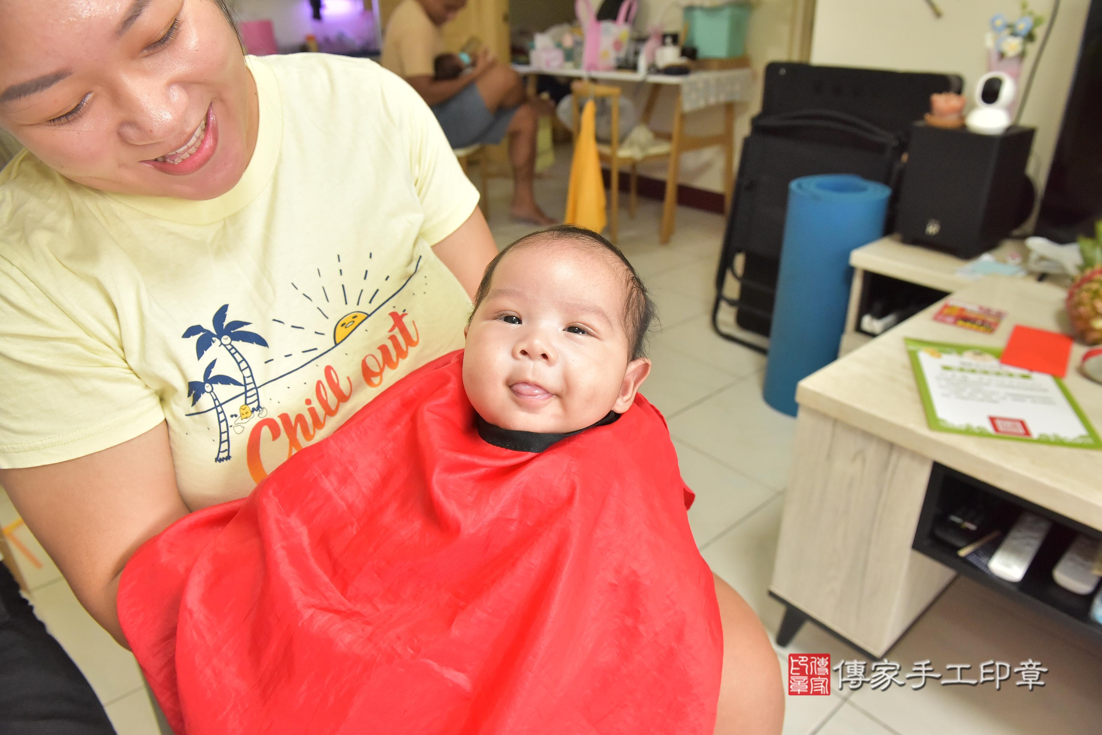 傳家手工印章高雄店、抓周、度脺、中國風會場、傳家嬰兒古禮、吉祥話、抓周道具物品24種、拍照。抓周證書。寶寶抓周、滿周歲、生日快樂、祝福 傳家手工印章高雄店、抓周、度脺、中國風會場、傳家嬰兒古禮、吉祥話、抓周道具物品24種、拍照。抓周證書。寶寶抓周、滿周歲、生日快樂、祝福