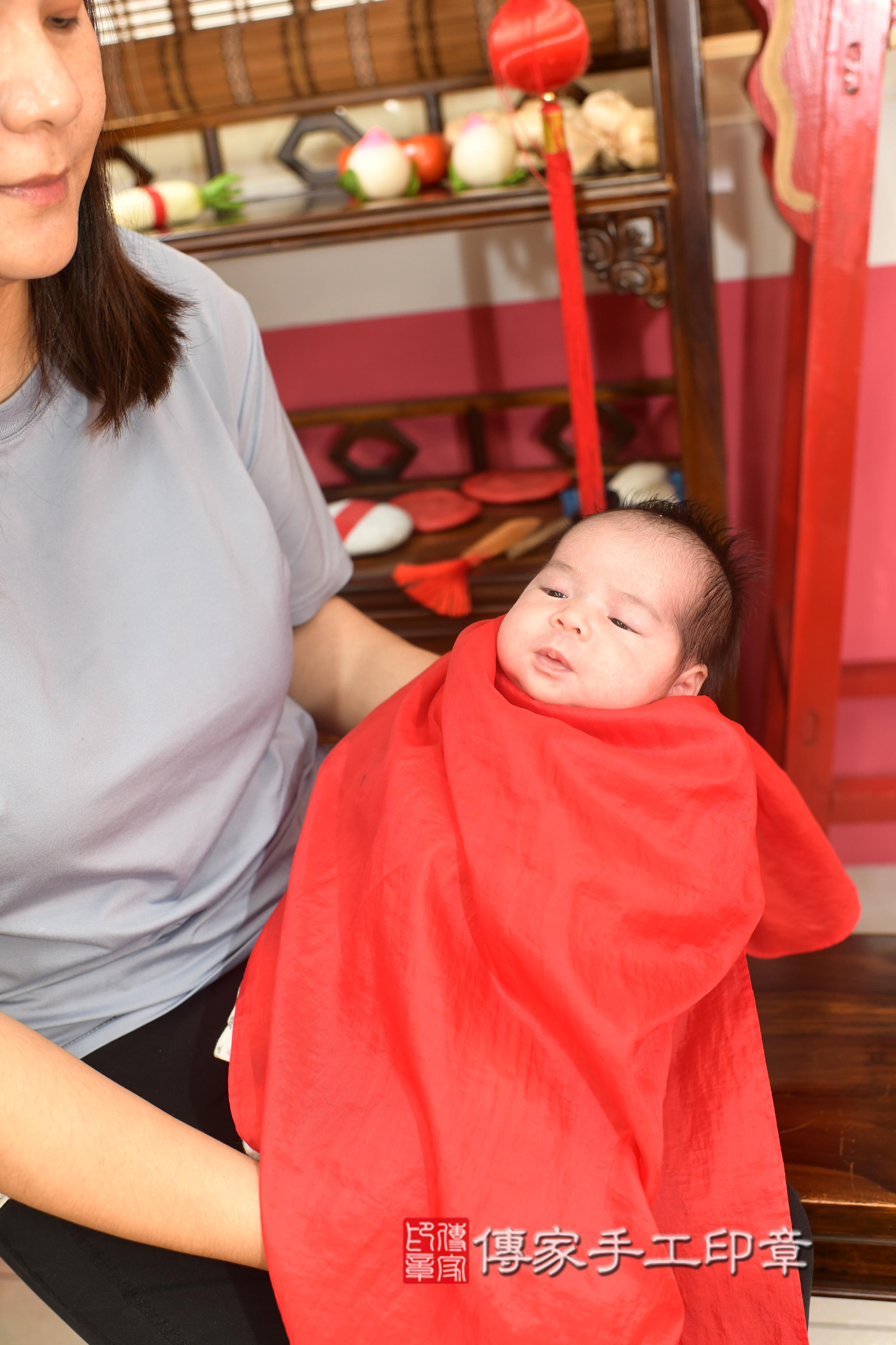 傳家手工印章高雄店、抓周、度脺、中國風會場、傳家嬰兒古禮、吉祥話、抓周道具物品24種、拍照。抓周證書。寶寶抓周、滿周歲、生日快樂、祝福 傳家手工印章高雄店、抓周、度脺、中國風會場、傳家嬰兒古禮、吉祥話、抓周道具物品24種、拍照。抓周證書。寶寶抓周、滿周歲、生日快樂、祝福