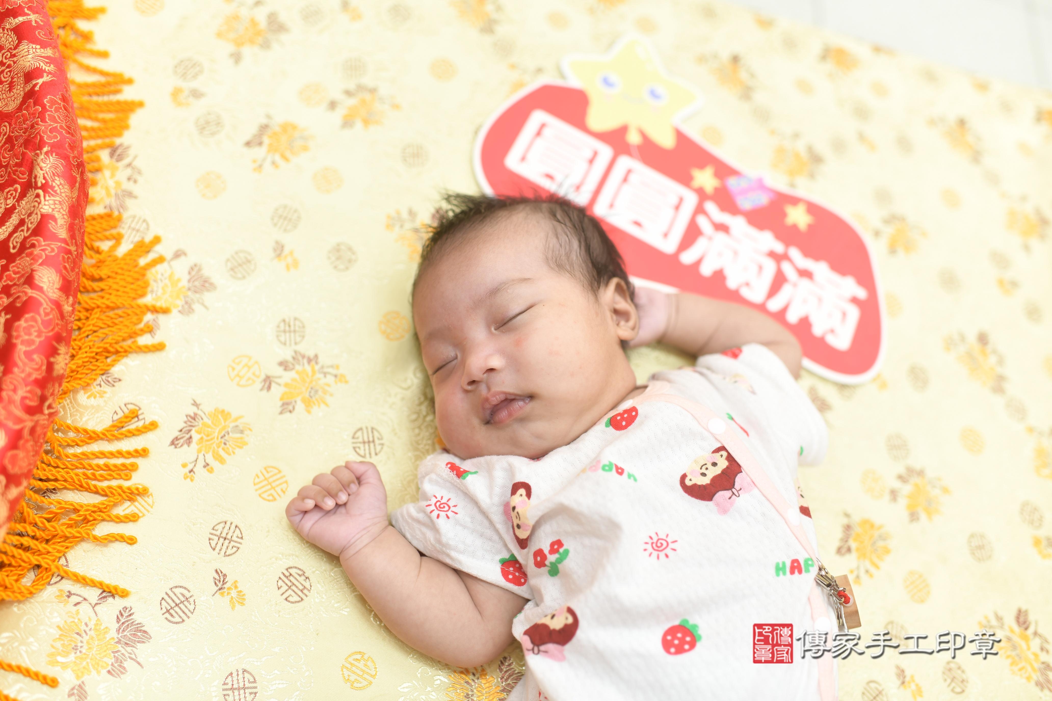 傳家手工印章高雄店、抓周、度脺、中國風會場、傳家嬰兒古禮、吉祥話、抓周道具物品24種、拍照。抓周證書。寶寶抓周、滿周歲、生日快樂、祝福