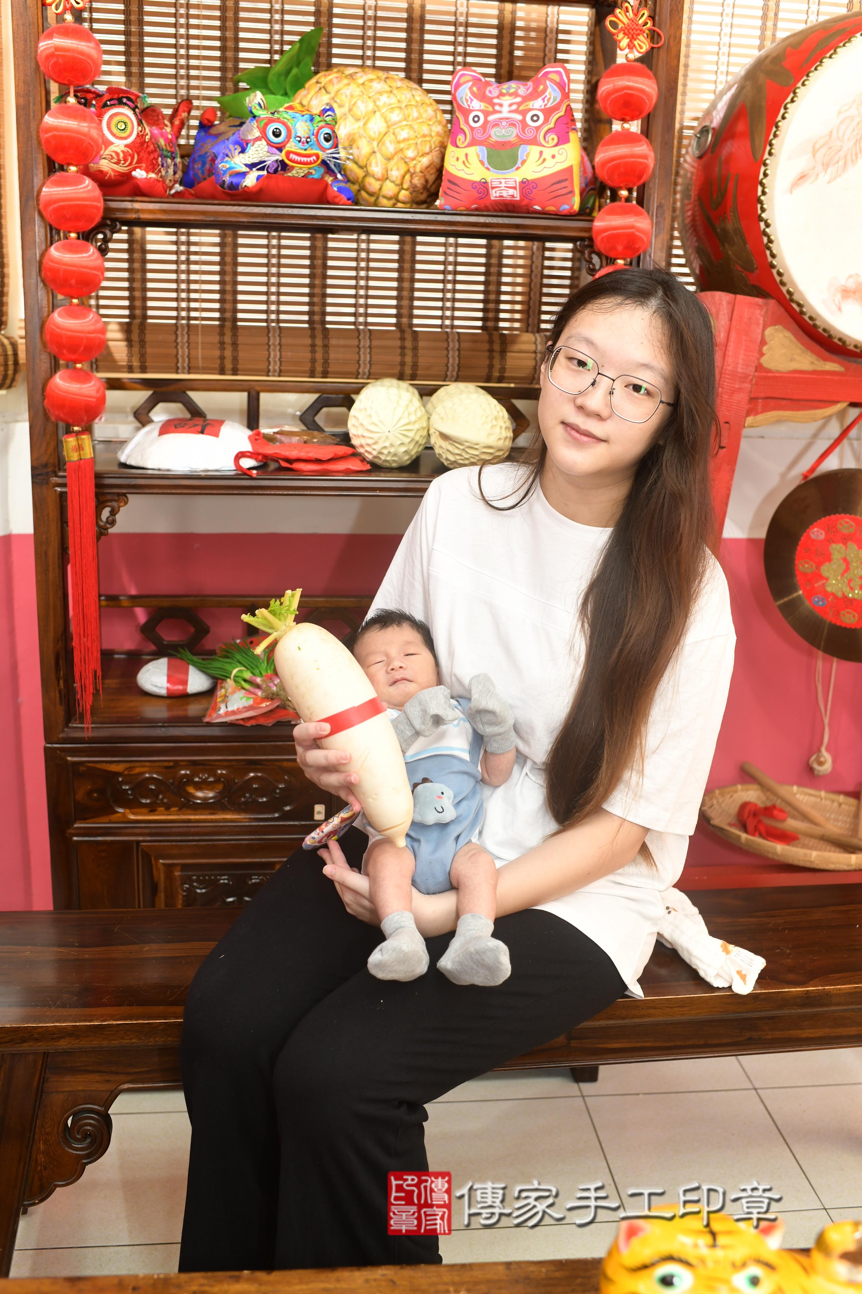 傳家手工印章高雄店、抓周、度脺、中國風會場、傳家嬰兒古禮、吉祥話、抓周道具物品24種、拍照。抓周證書。寶寶抓周、滿周歲、生日快樂、祝福