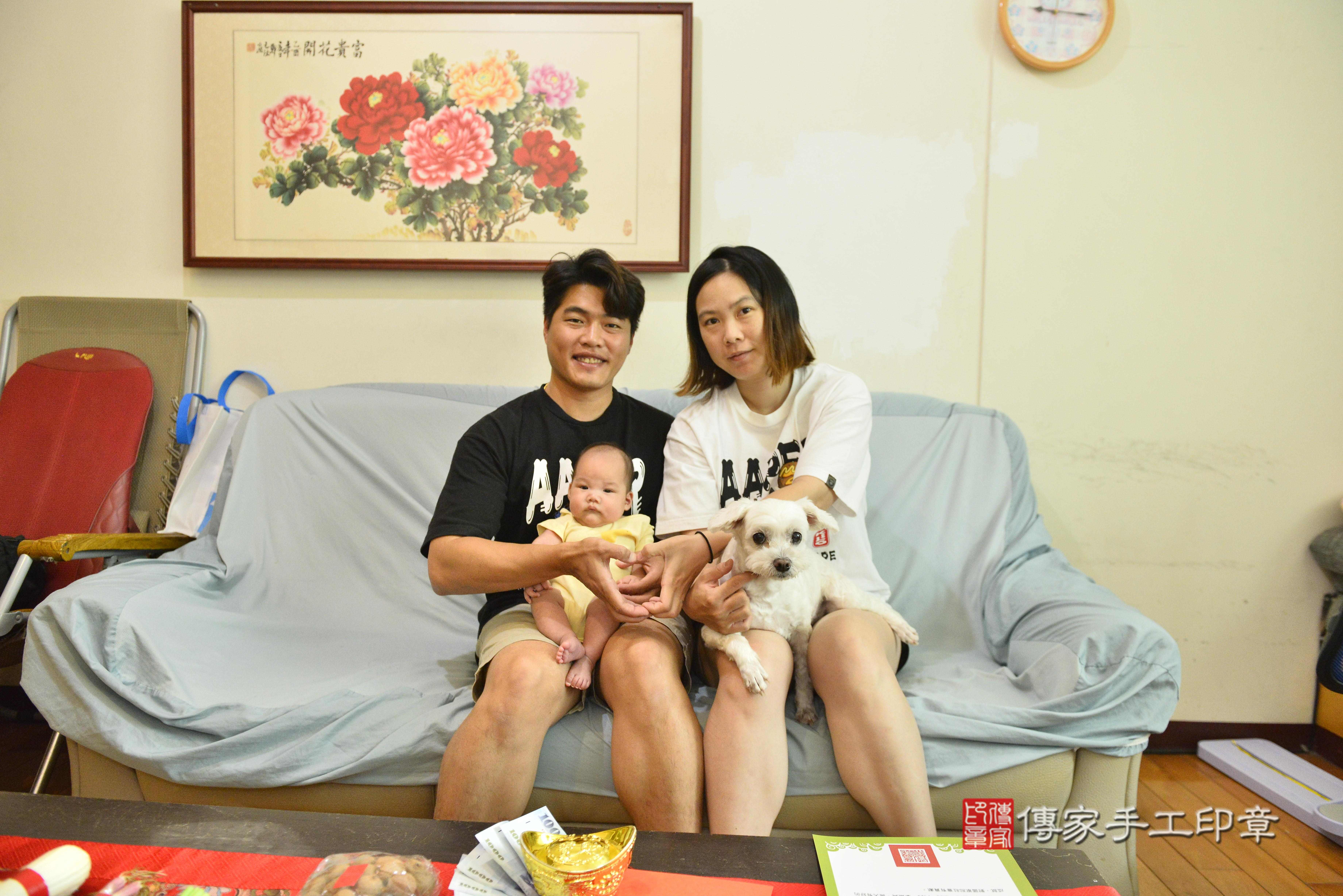 傳家手工印章高雄店、抓周、度脺、中國風會場、傳家嬰兒古禮、吉祥話、抓周道具物品24種、拍照。抓周證書。寶寶抓周、滿周歲、生日快樂、祝福