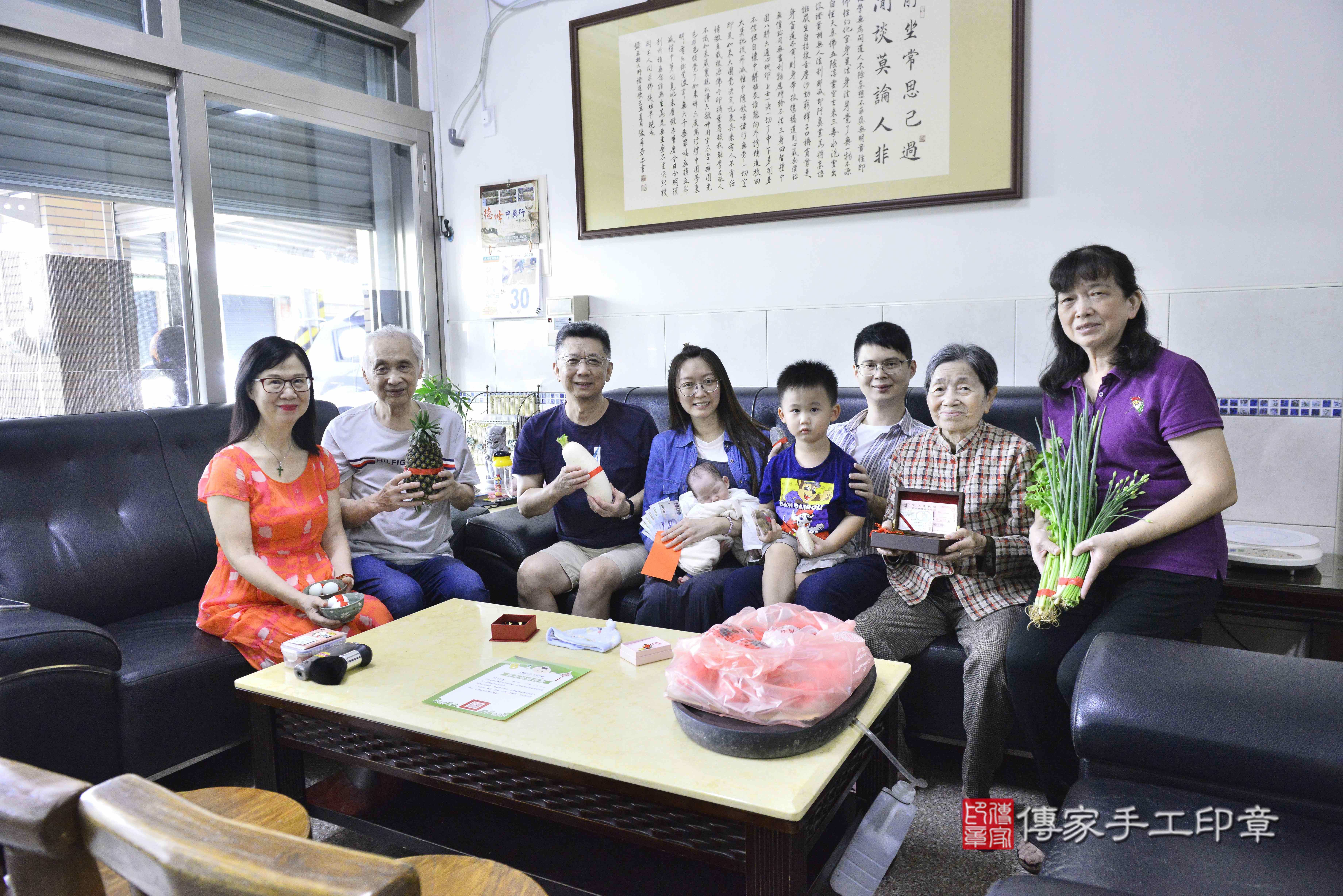 傳家手工印章高雄店、抓周、度脺、中國風會場、傳家嬰兒古禮、吉祥話、抓周道具物品24種、拍照。抓周證書。寶寶抓周、滿周歲、生日快樂、祝福 傳家手工印章高雄店、抓周、度脺、中國風會場、傳家嬰兒古禮、吉祥話、抓周道具物品24種、拍照。抓周證書。寶寶抓周、滿周歲、生日快樂、祝福