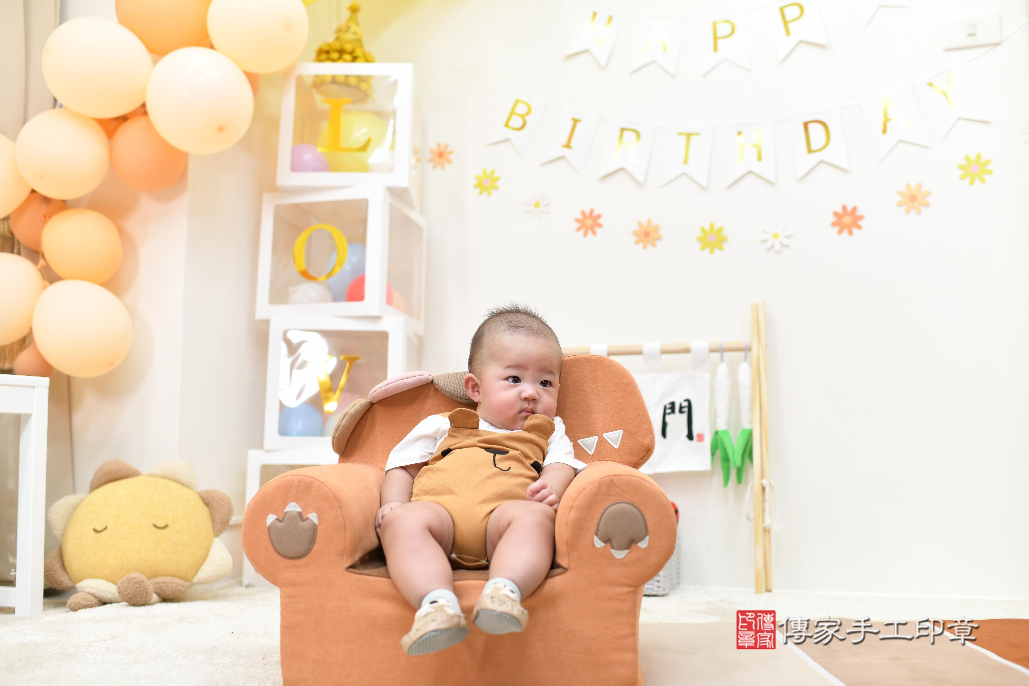 傳家手工印章高雄店、抓周、度脺、中國風會場、傳家嬰兒古禮、吉祥話、抓周道具物品24種、拍照。抓周證書。寶寶抓周、滿周歲、生日快樂、祝福 傳家手工印章高雄店、抓周、度脺、中國風會場、傳家嬰兒古禮、吉祥話、抓周道具物品24種、拍照。抓周證書。寶寶抓周、滿周歲、生日快樂、祝福