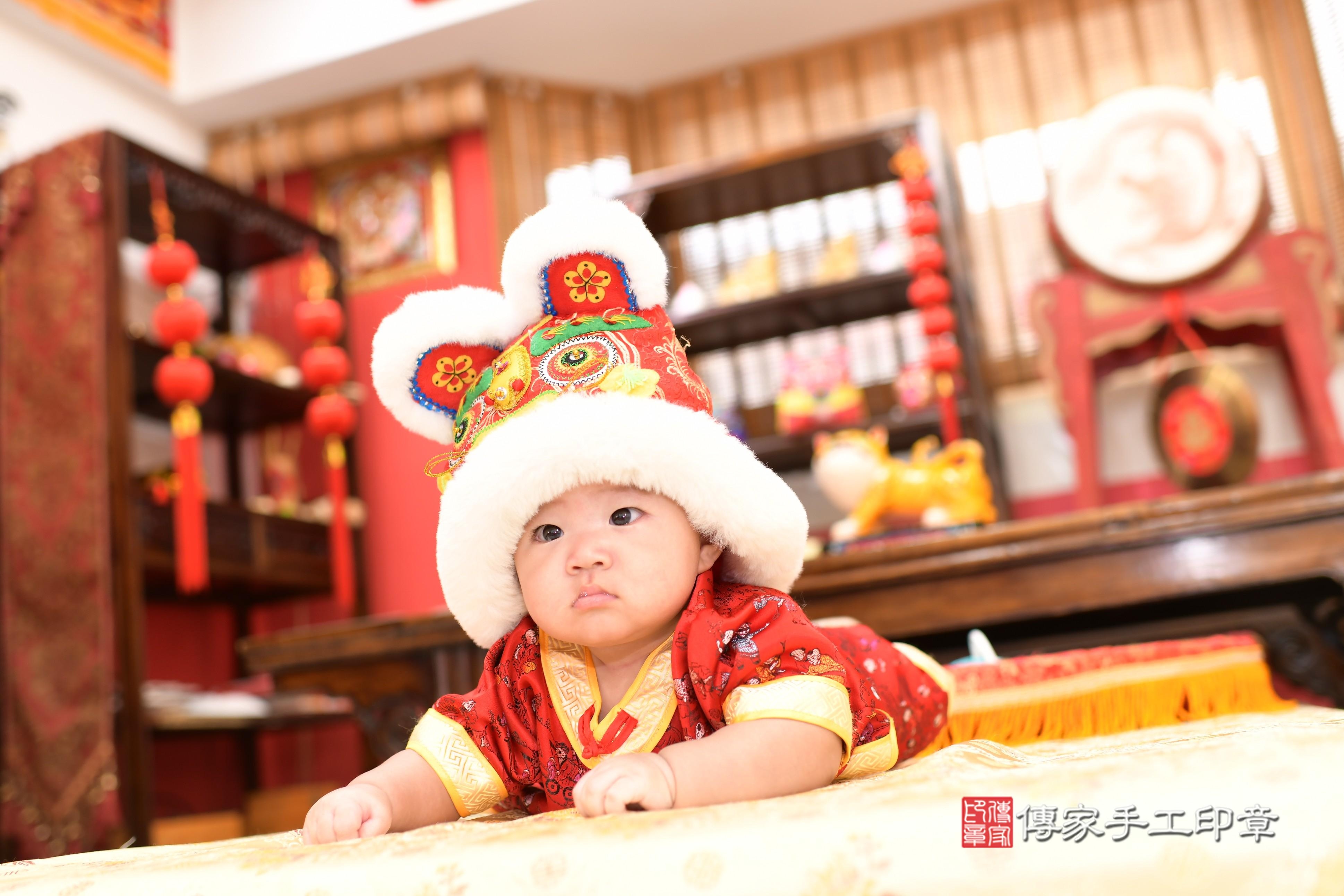 傳家手工印章高雄店、抓周、度脺、中國風會場、傳家嬰兒古禮、吉祥話、抓周道具物品24種、拍照。抓周證書。寶寶抓周、滿周歲、生日快樂、祝福 傳家手工印章高雄店、抓周、度脺、中國風會場、傳家嬰兒古禮、吉祥話、抓周道具物品24種、拍照。抓周證書。寶寶抓周、滿周歲、生日快樂、祝福