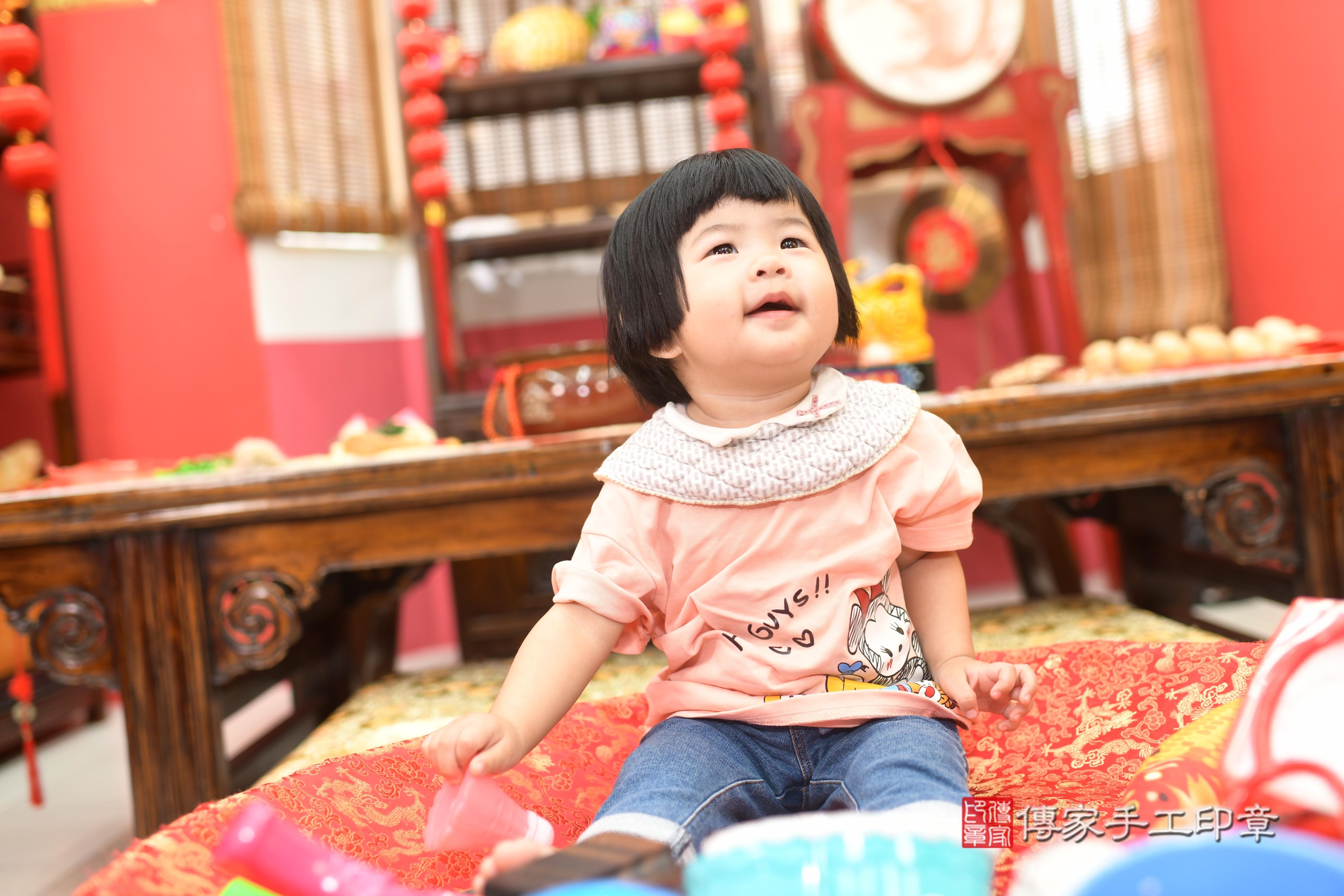 傳家手工印章高雄店、抓周、度脺、中國風會場、傳家嬰兒古禮、吉祥話、抓周道具物品24種、拍照。抓周證書。寶寶抓周、滿周歲、生日快樂、祝福 傳家手工印章高雄店、抓周、度脺、中國風會場、傳家嬰兒古禮、吉祥話、抓周道具物品24種、拍照。抓周證書。寶寶抓周、滿周歲、生日快樂、祝福