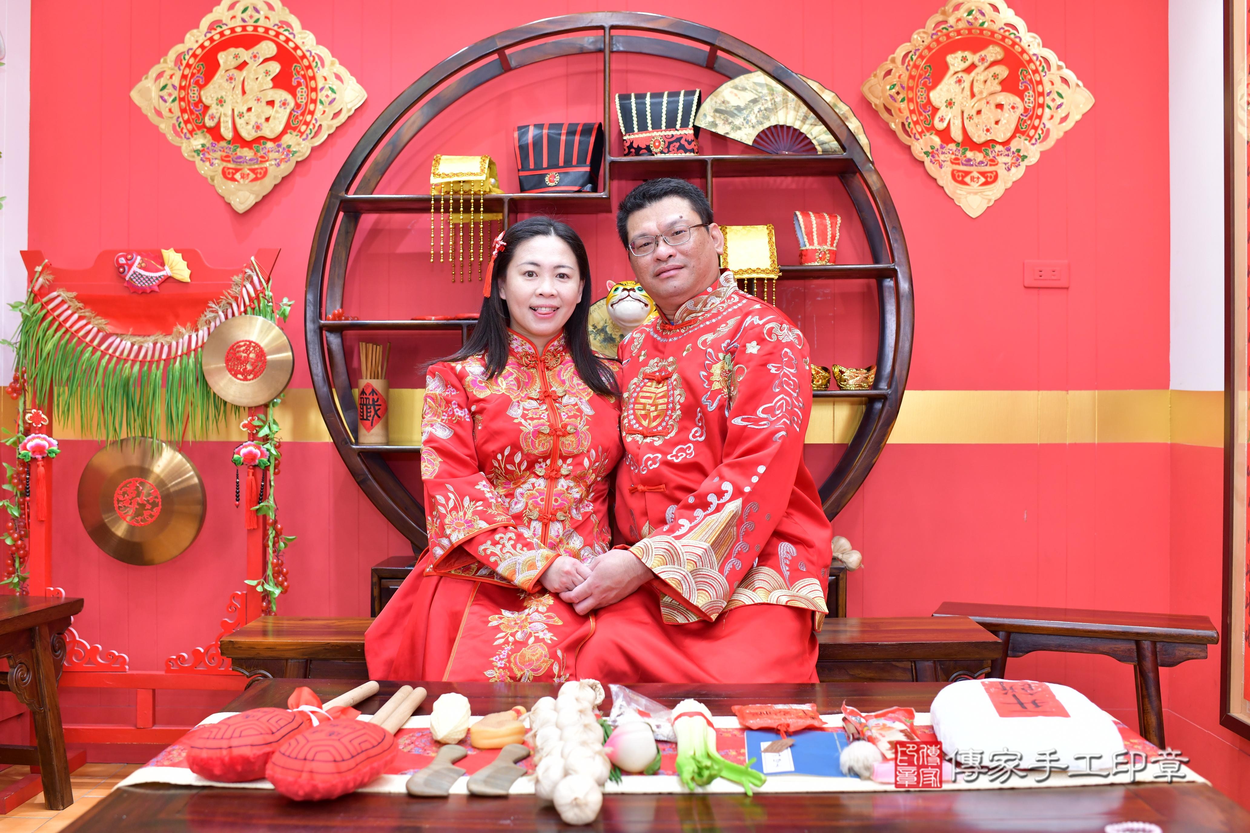 傳家手工印章桃園店、抓周、度脺、美式風會場、傳家嬰兒古禮、吉祥話、抓周道具物品24種、拍照。抓周證書。寶寶抓周、滿周歲、生日快樂、祝福 傳家手工印章桃園店、抓周、度脺、美式風會場、傳家嬰兒古禮、吉祥話、抓周道具物品24種、拍照。抓周證書。寶寶抓周、滿周歲、生日快樂、祝福