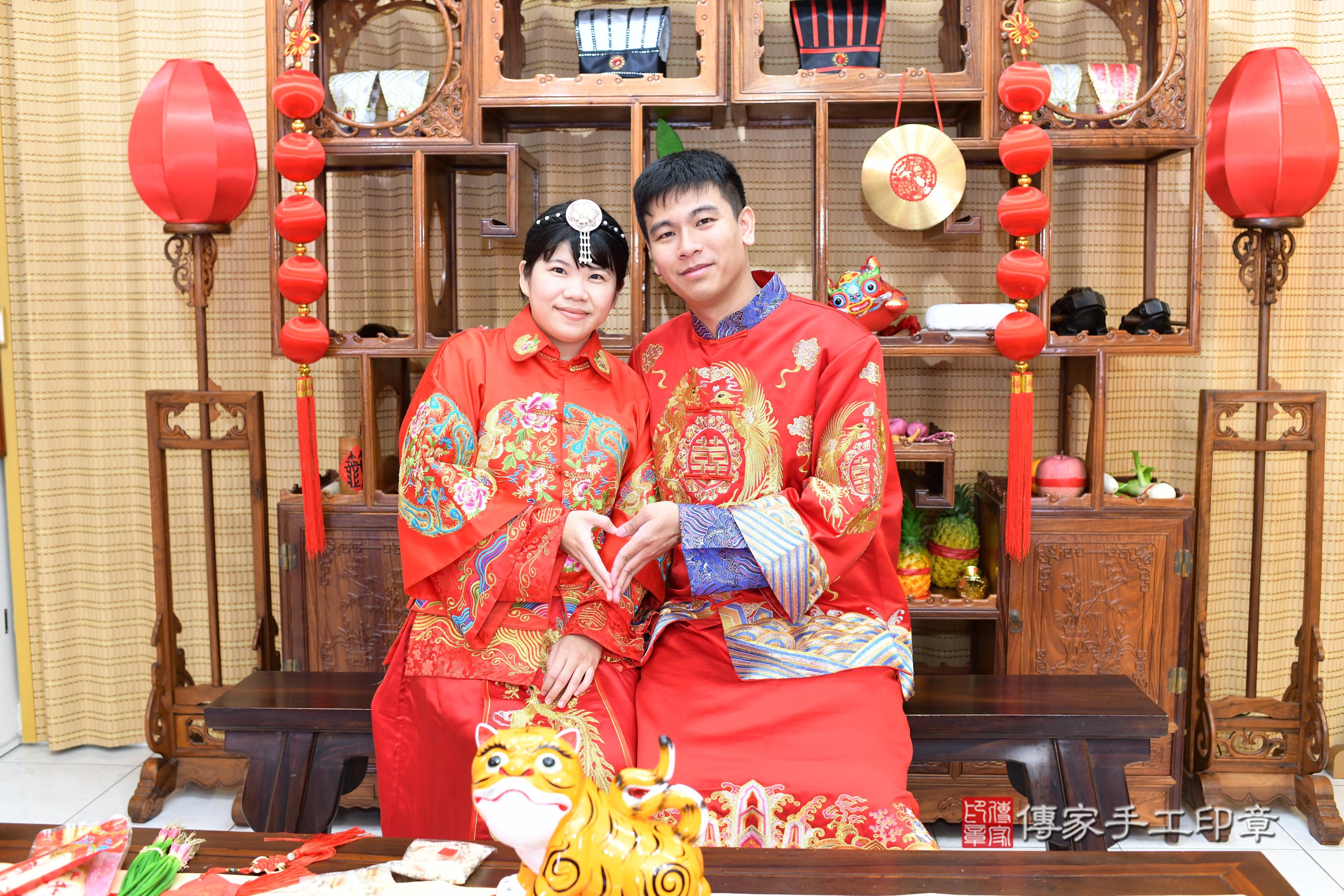 傳家手工印章高雄店、抓周、度脺、中國風會場、傳家嬰兒古禮、吉祥話、抓周道具物品24種、拍照。抓周證書。寶寶抓周、滿周歲、生日快樂、祝福 傳家手工印章高雄店、抓周、度脺、中國風會場、傳家嬰兒古禮、吉祥話、抓周道具物品24種、拍照。抓周證書。寶寶抓周、滿周歲、生日快樂、祝福