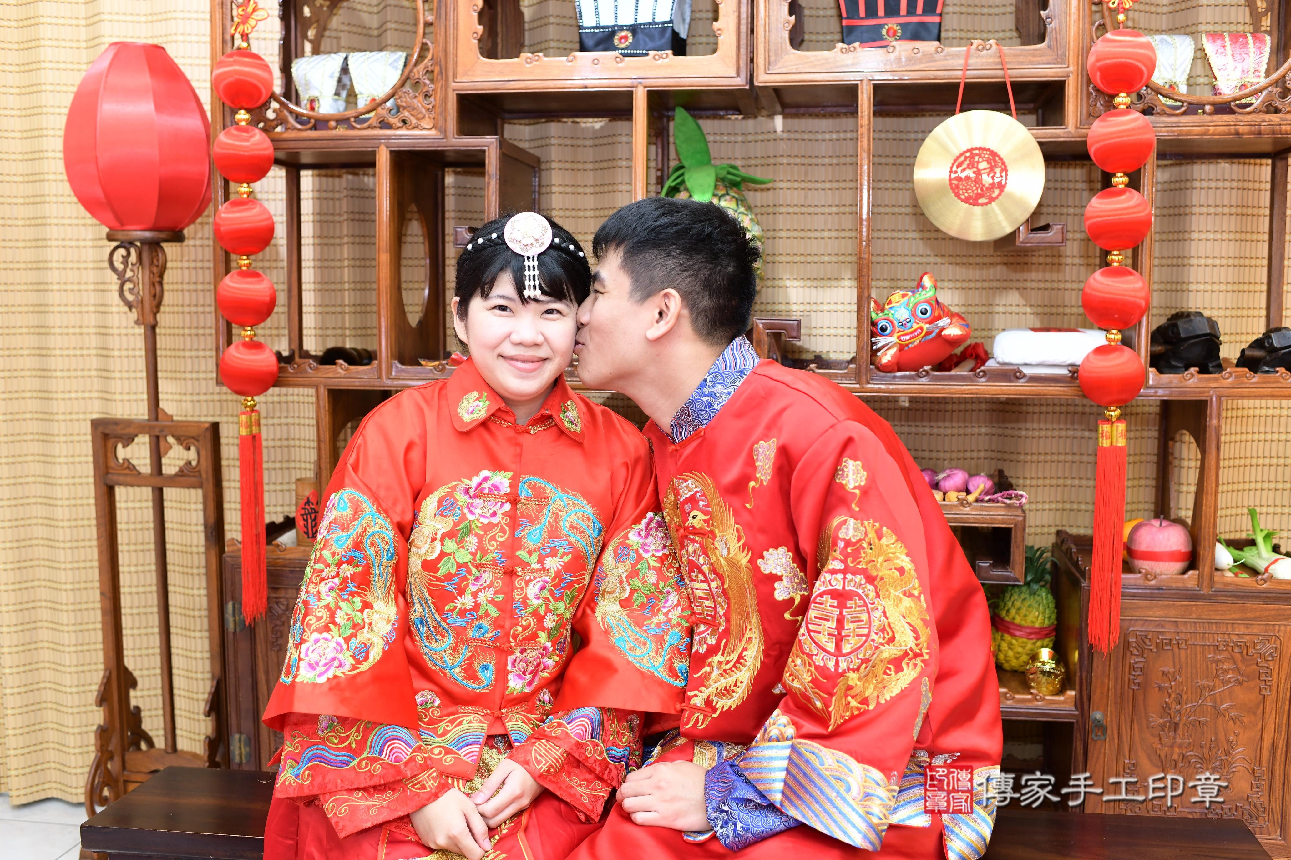 傳家手工印章高雄店、抓周、度脺、中國風會場、傳家嬰兒古禮、吉祥話、抓周道具物品24種、拍照。抓周證書。寶寶抓周、滿周歲、生日快樂、祝福 傳家手工印章高雄店、抓周、度脺、中國風會場、傳家嬰兒古禮、吉祥話、抓周道具物品24種、拍照。抓周證書。寶寶抓周、滿周歲、生日快樂、祝福