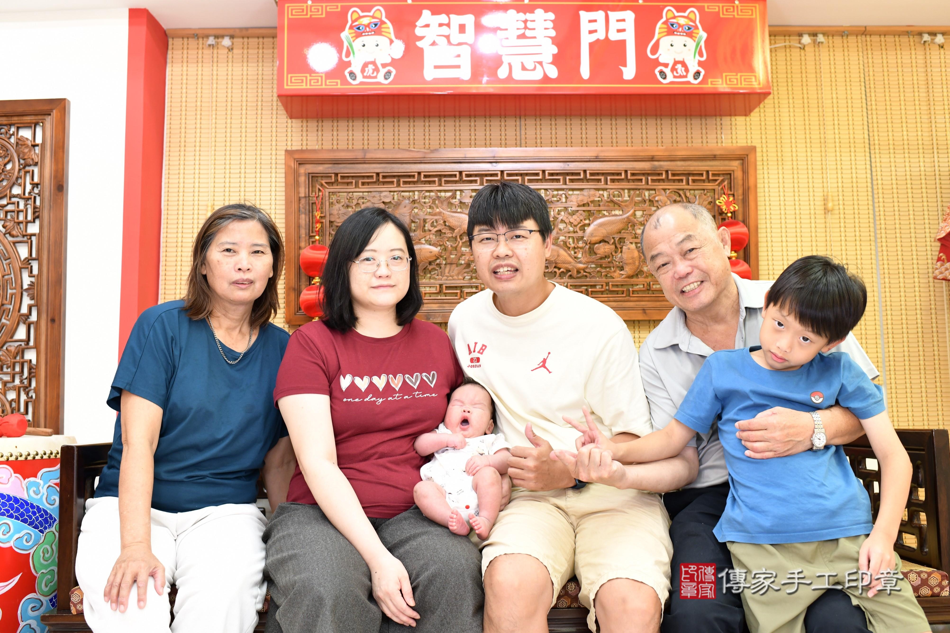 傳家手工印章台南店、剃頭、中國風會場、傳家嬰兒古禮、吉祥話、抓周道具物品24種、拍照。抓周證書。寶寶抓周、滿周歲、生日快樂、祝福