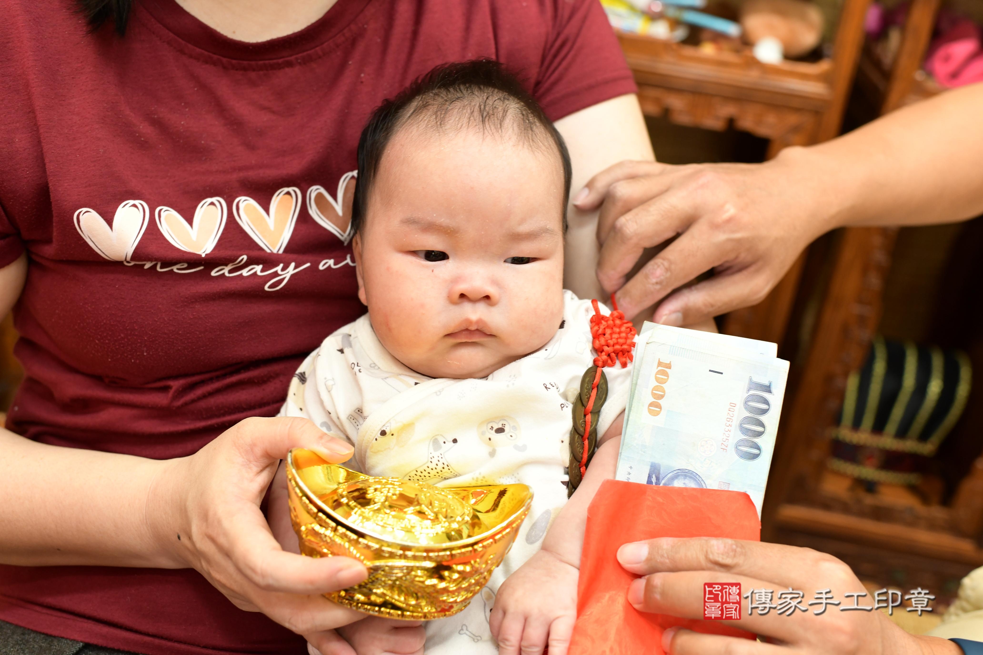 傳家手工印章台南店、剃頭、中國風會場、傳家嬰兒古禮、吉祥話、抓周道具物品24種、拍照。抓周證書。寶寶抓周、滿周歲、生日快樂、祝福