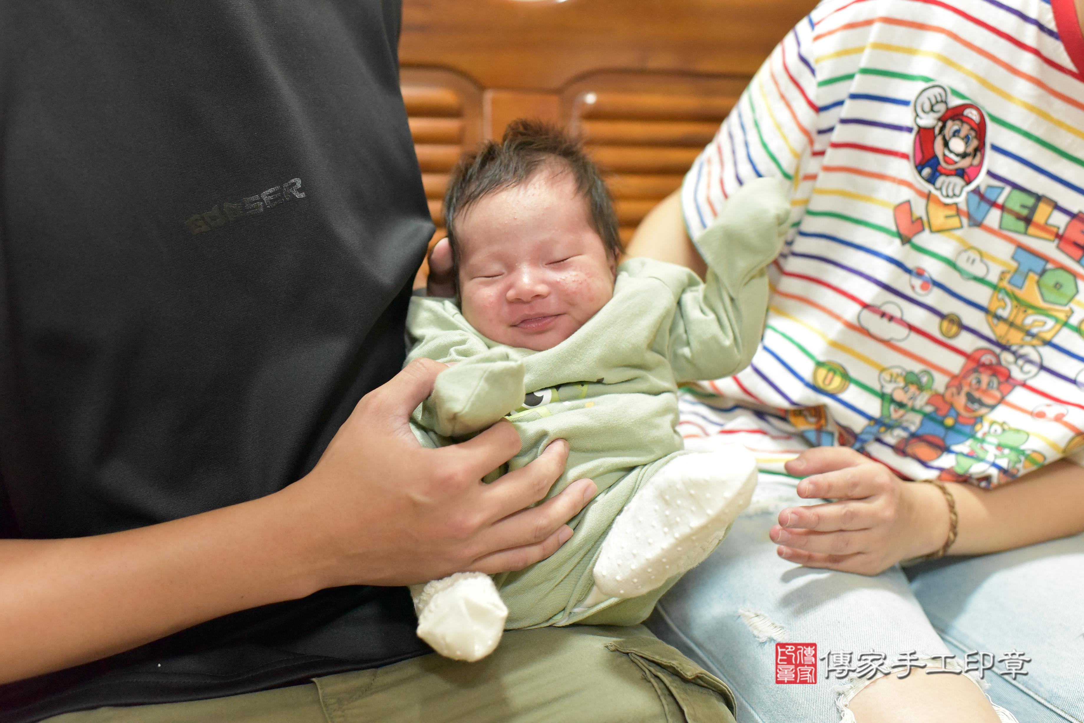 傳家手工印章台南店、剃頭、中國風會場、傳家嬰兒古禮、吉祥話、抓周道具物品24種、拍照。抓周證書。寶寶抓周、滿周歲、生日快樂、祝福 傳家手工印章台南店、剃頭、中國風會場、傳家嬰兒古禮、吉祥話、抓周道具物品24種、拍照。抓周證書。寶寶抓周、滿周歲、生日快樂、祝福