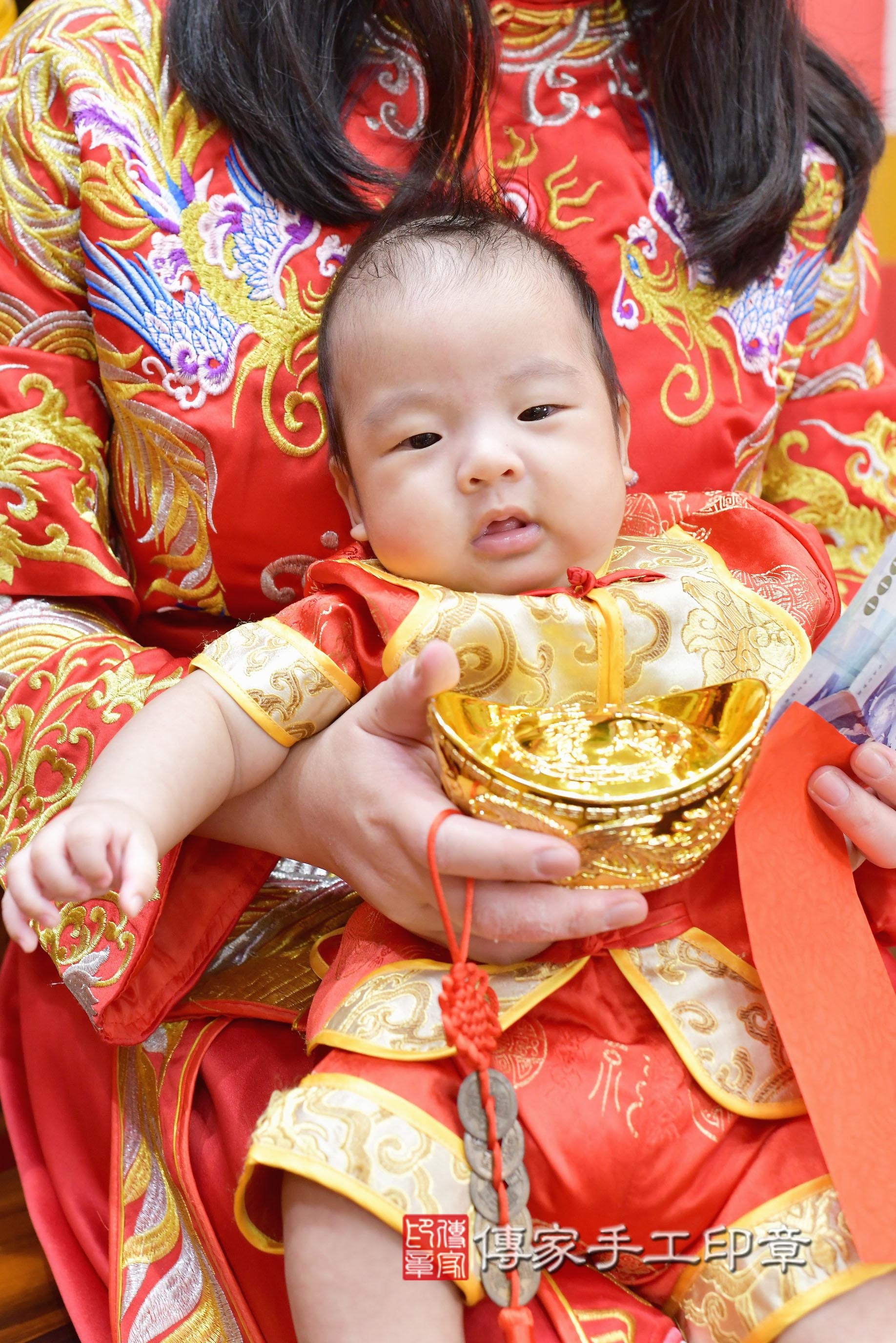 傳家手工印章桃園店、剃頭、中國風會場、傳家嬰兒古禮、吉祥話、抓周道具物品24種、拍照。抓周證書。寶寶抓周、滿周歲、生日快樂、祝福 傳家手工印章桃園店、剃頭、中國風會場、傳家嬰兒古禮、吉祥話、抓周道具物品24種、拍照。抓周證書。寶寶抓周、滿周歲、生日快樂、祝福