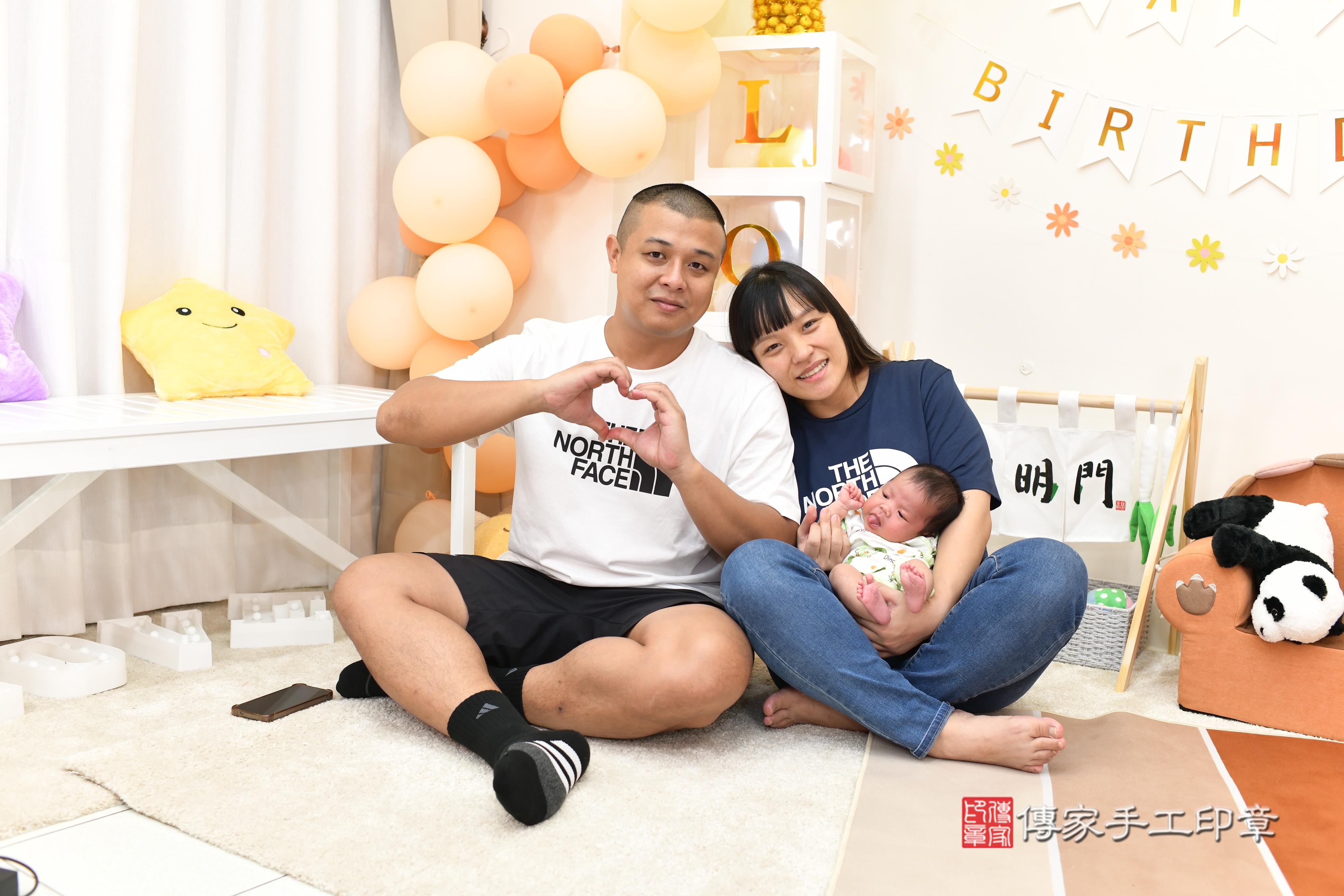 傳家手工印章高雄店、抓周、度脺、中國風會場、傳家嬰兒古禮、吉祥話、抓周道具物品24種、拍照。抓周證書。寶寶抓周、滿周歲、生日快樂、祝福