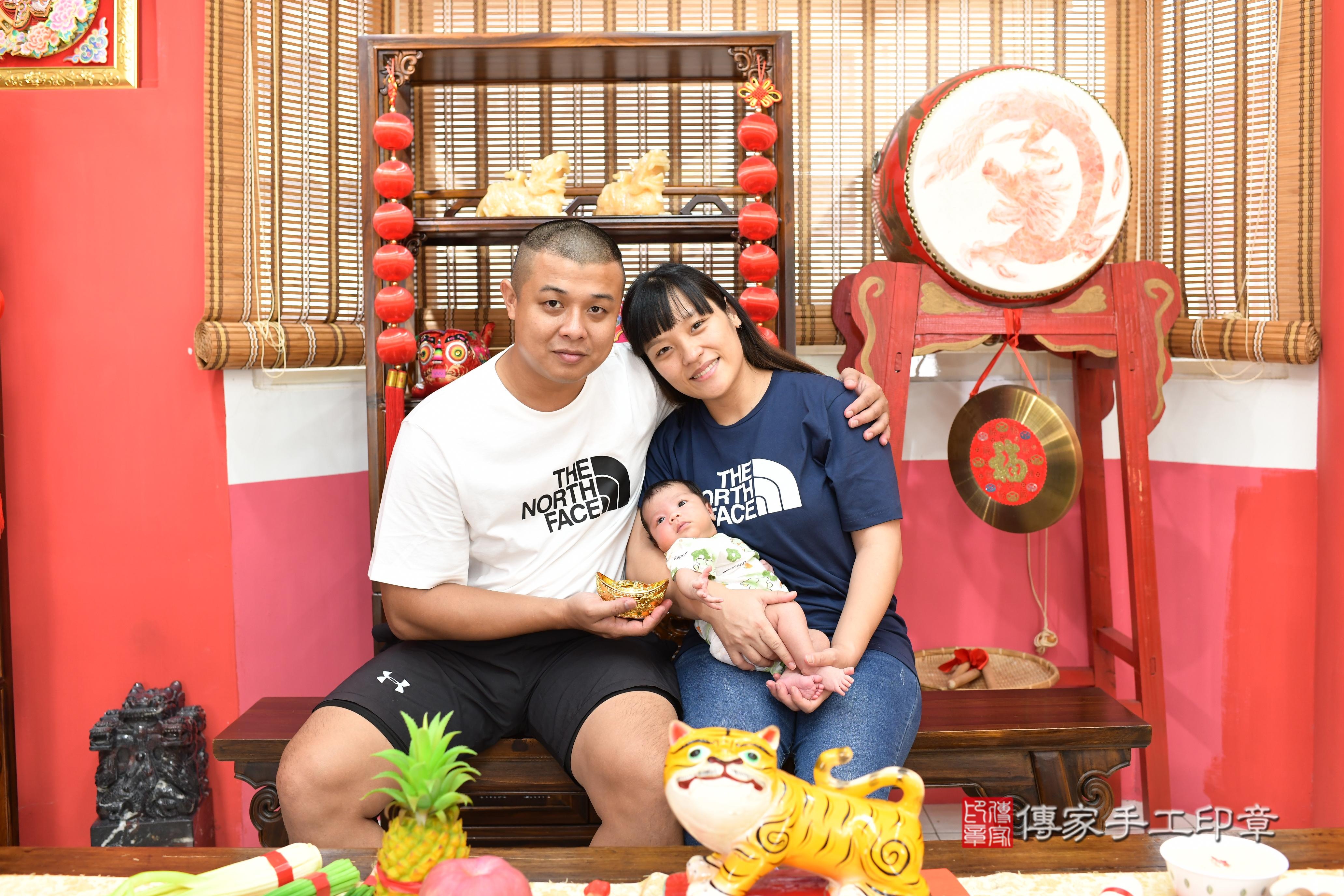 傳家手工印章高雄店、抓周、度脺、中國風會場、傳家嬰兒古禮、吉祥話、抓周道具物品24種、拍照。抓周證書。寶寶抓周、滿周歲、生日快樂、祝福