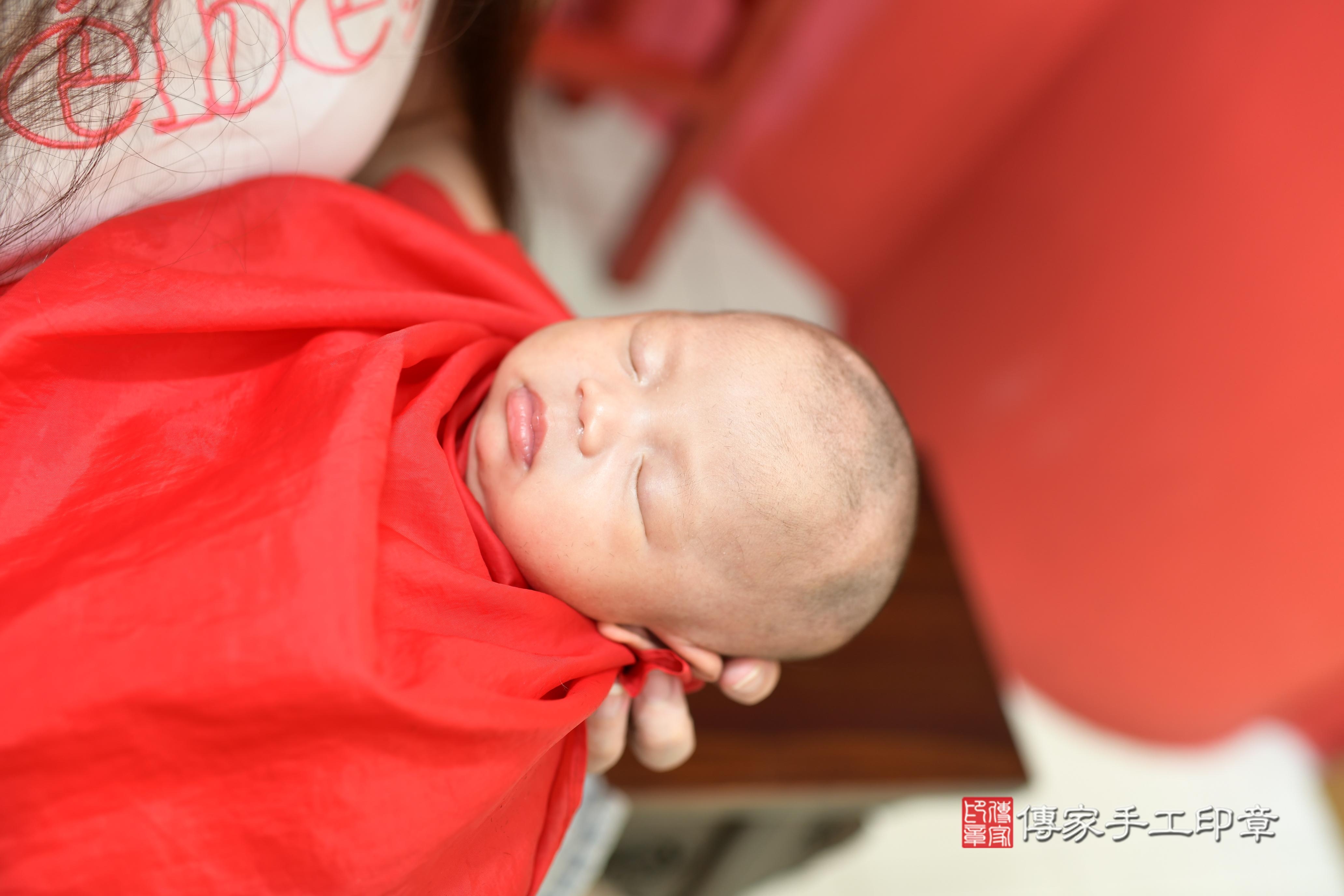 傳家手工印章高雄店、抓周、度脺、中國風會場、傳家嬰兒古禮、吉祥話、抓周道具物品24種、拍照。抓周證書。寶寶抓周、滿周歲、生日快樂、祝福