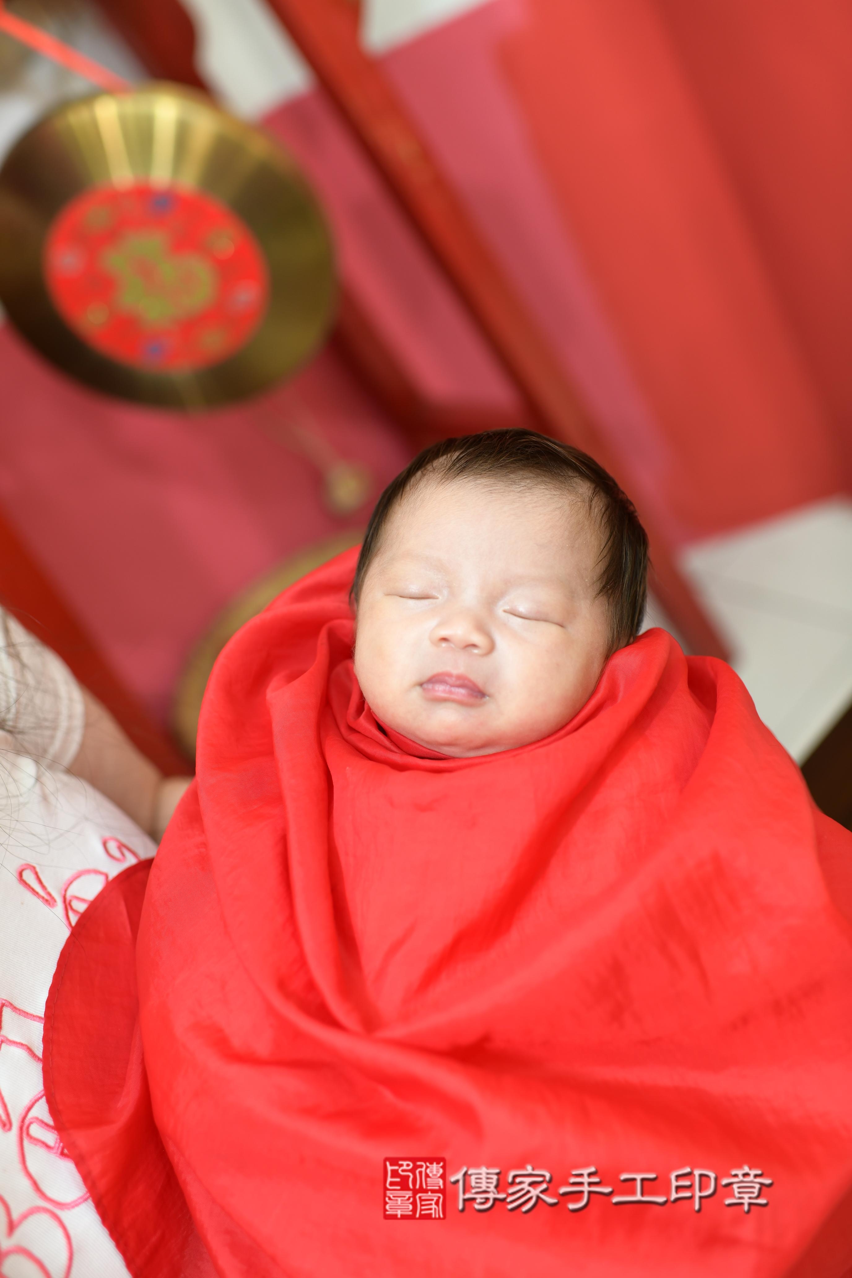 傳家手工印章高雄店、抓周、度脺、中國風會場、傳家嬰兒古禮、吉祥話、抓周道具物品24種、拍照。抓周證書。寶寶抓周、滿周歲、生日快樂、祝福