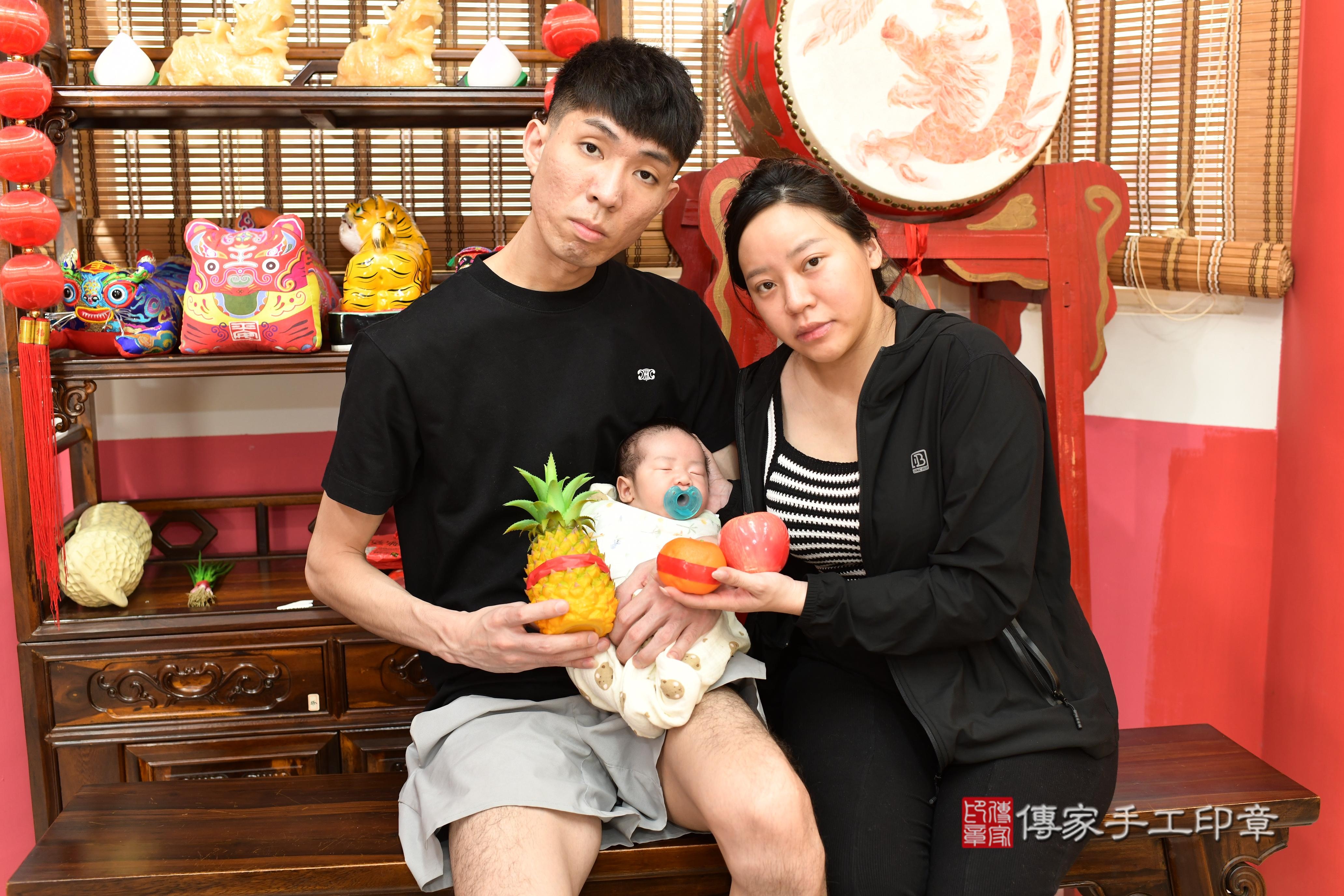 傳家手工印章高雄店、抓周、度脺、中國風會場、傳家嬰兒古禮、吉祥話、抓周道具物品24種、拍照。抓周證書。寶寶抓周、滿周歲、生日快樂、祝福