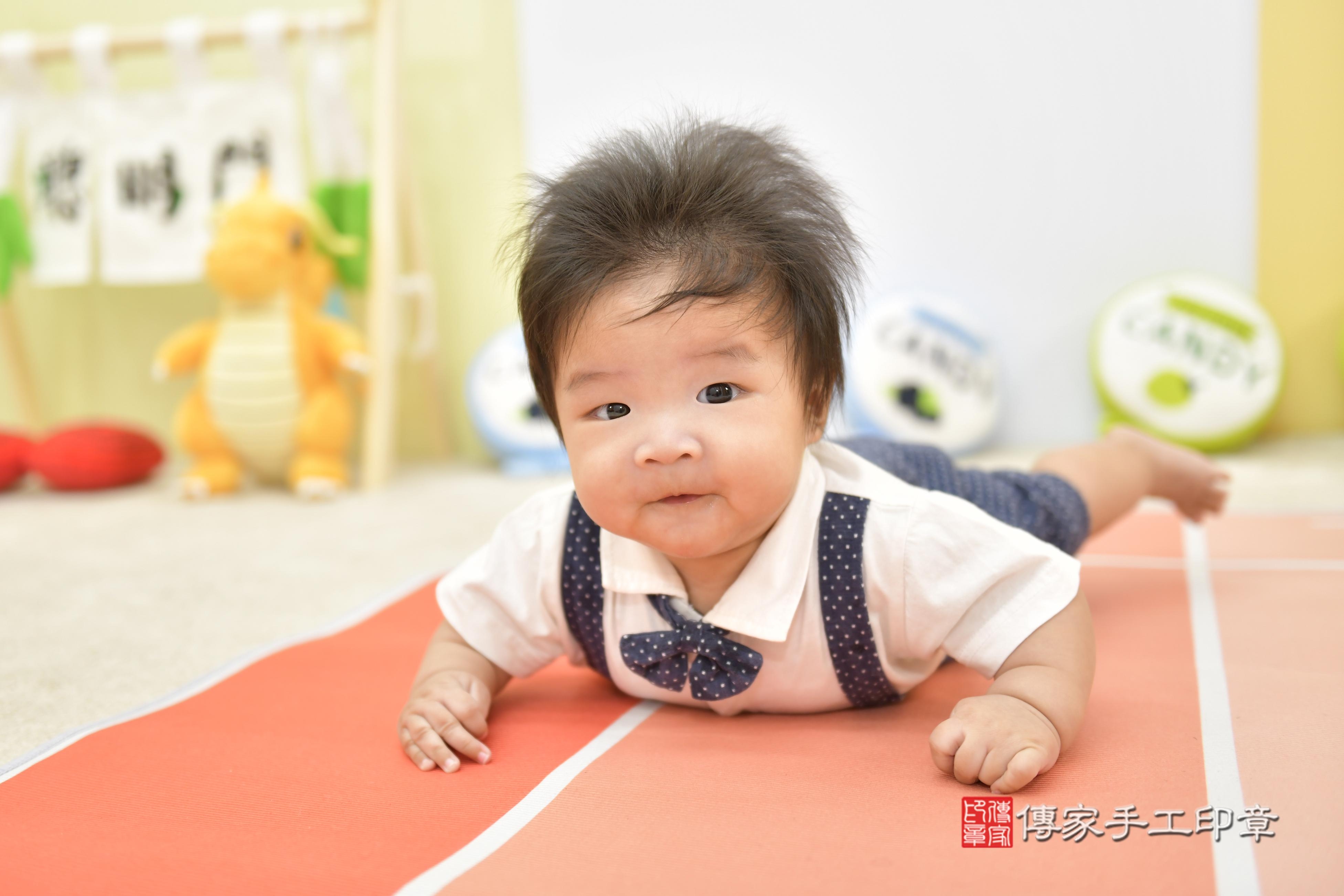 傳家手工印章新竹店、抓周、度脺、中國風會場、傳家嬰兒古禮、吉祥話、抓周道具物品24種、拍照。抓周證書。寶寶抓周、滿周歲、生日快樂、祝福 傳家手工印章新竹店、抓周、度脺、中國風會場、傳家嬰兒古禮、吉祥話、抓周道具物品24種、拍照。抓周證書。寶寶抓周、滿周歲、生日快樂、祝福