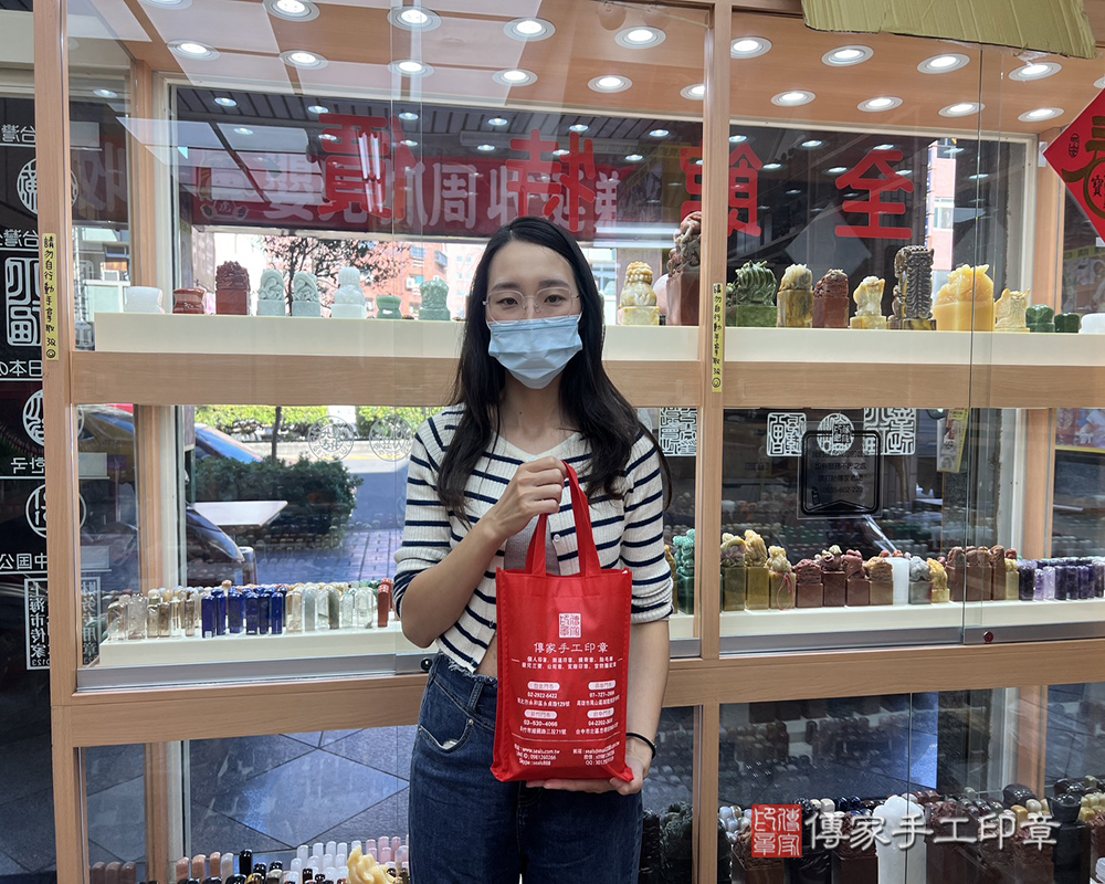 顧客滿意推薦：傳家嬰兒烤漆小三寶、綠檀木臍髮印章、胎毛筆。台中市北屯區-楊小姐2025.11.15