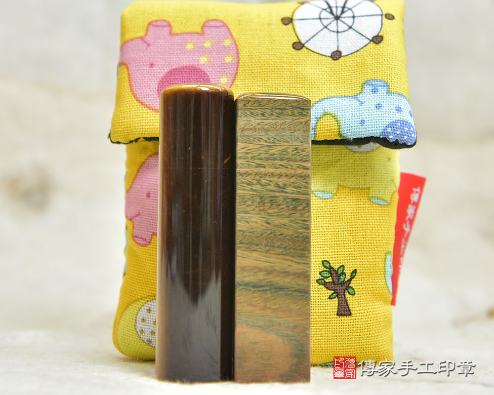 開運印章-黃虎眼石-珠寶等級般的級別/給你正能量~頂級帶眼山形黃金綠檀木-桃園114.11.21 開運印章-黃虎眼石-珠寶等級般的級別/給你正能量~頂級帶眼山形黃金綠檀木-桃園114.11.21